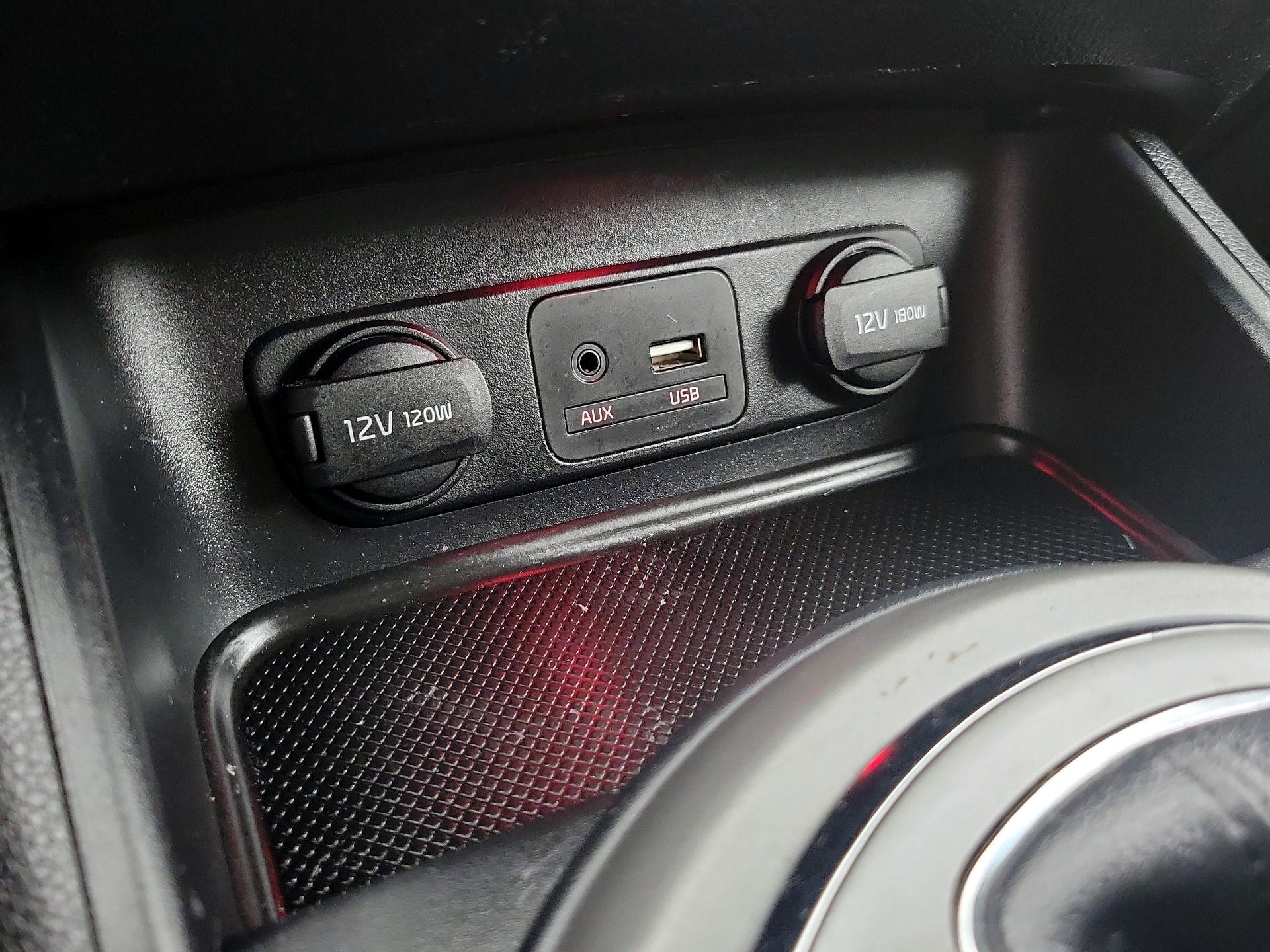 Thumbnail: 2016 Kia Sportage - 17