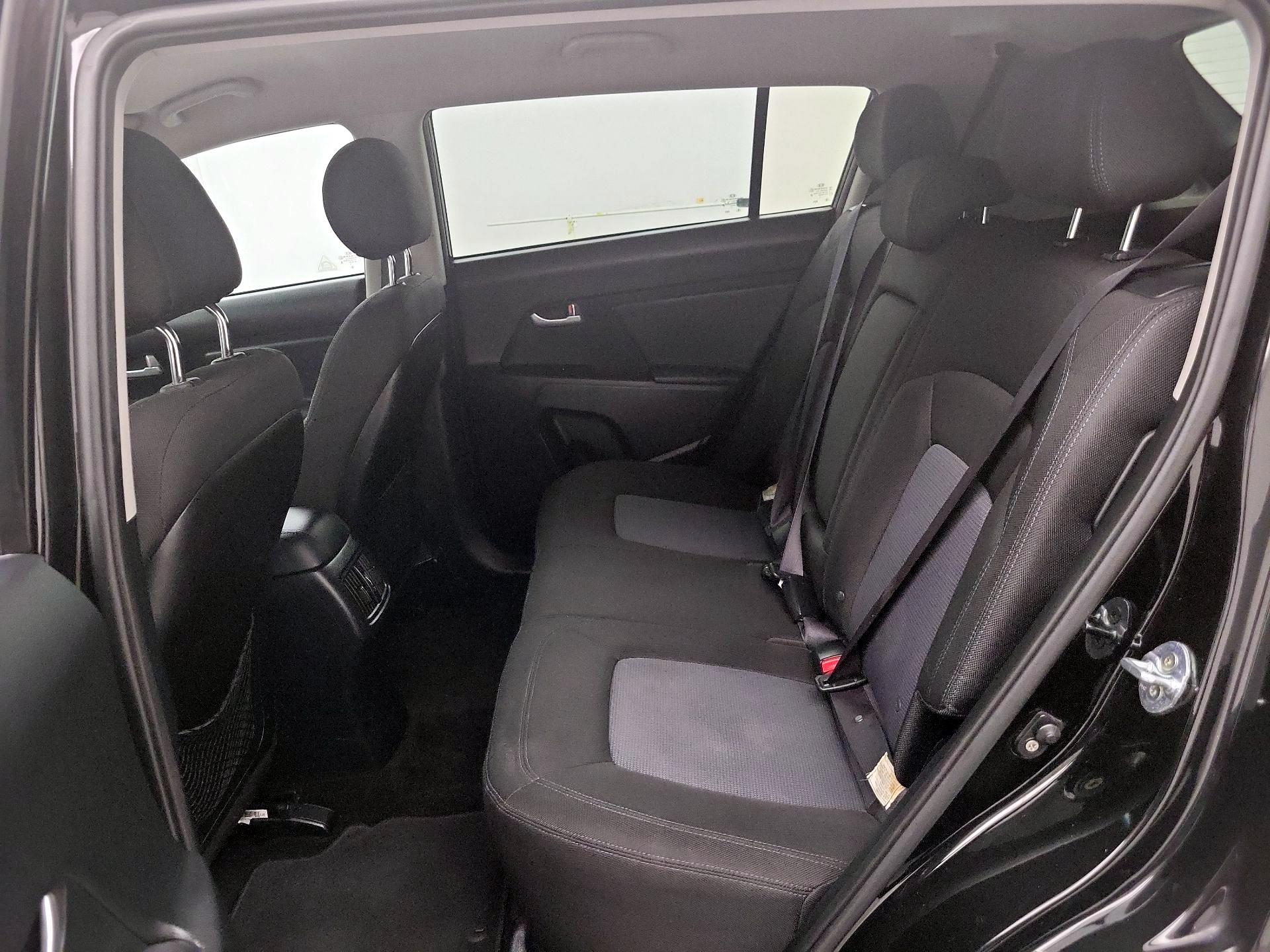 Thumbnail: 2016 Kia Sportage - 18