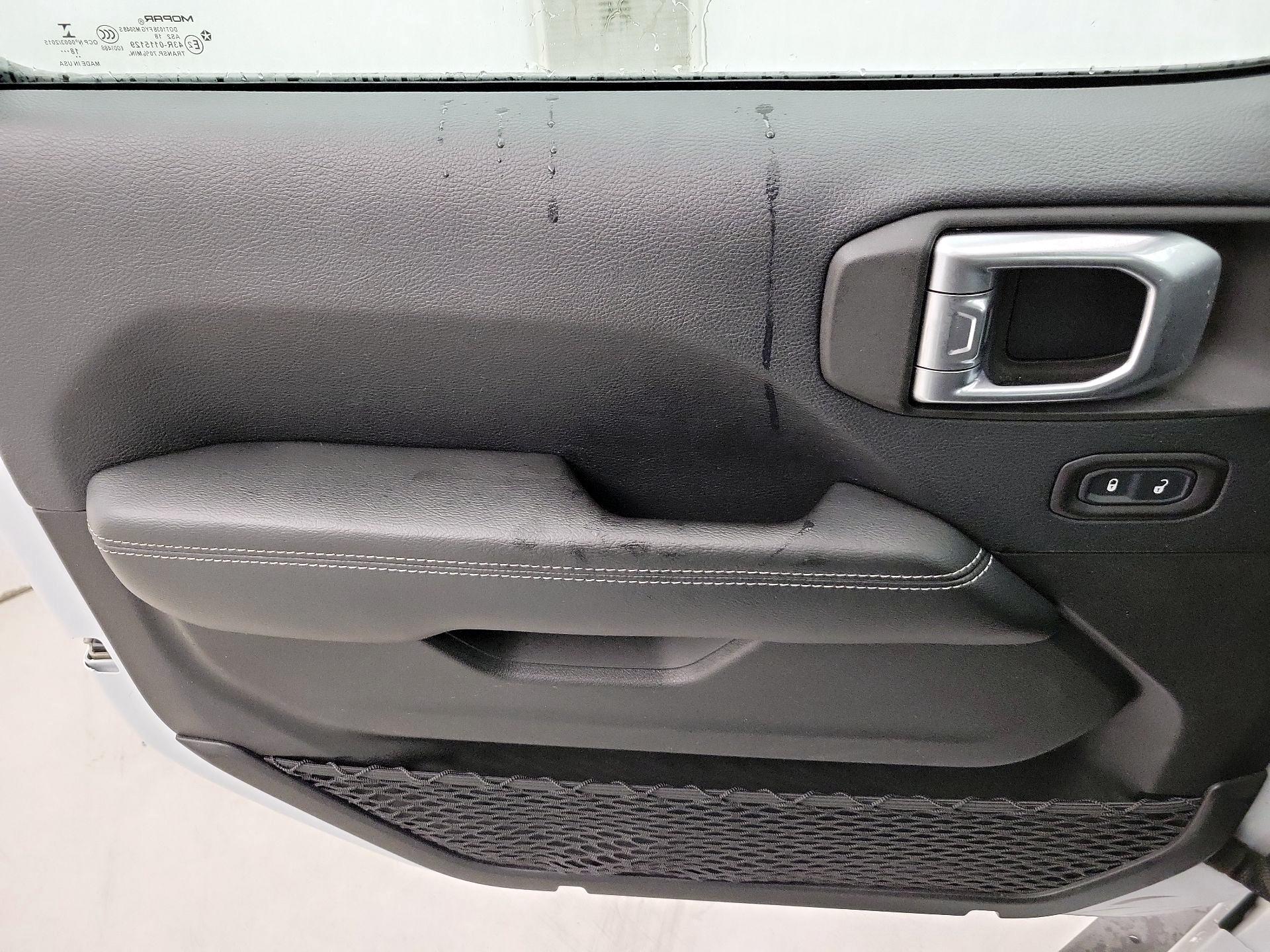 Thumbnail: 2019 Jeep Wrangler - 12