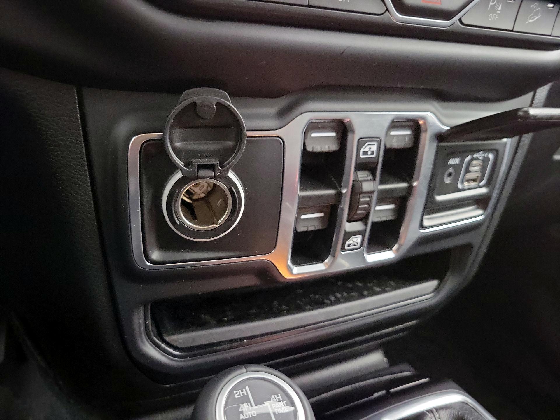 Thumbnail: 2019 Jeep Wrangler - 19