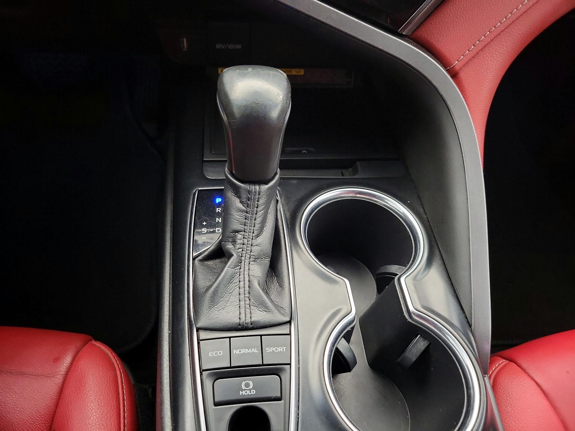 Thumbnail: 2019 Toyota Camry - 18