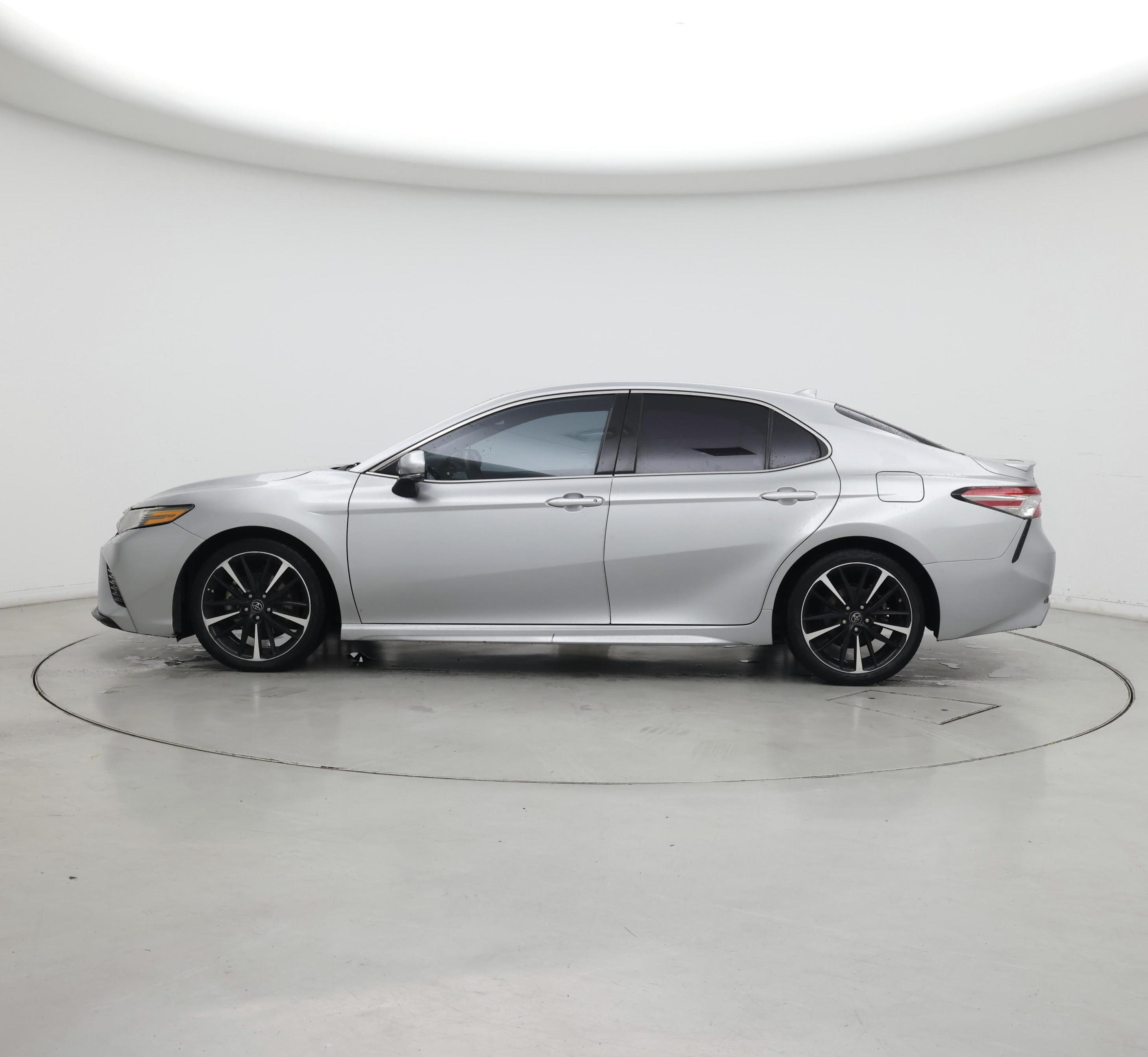 Thumbnail: 2019 Toyota Camry - 3