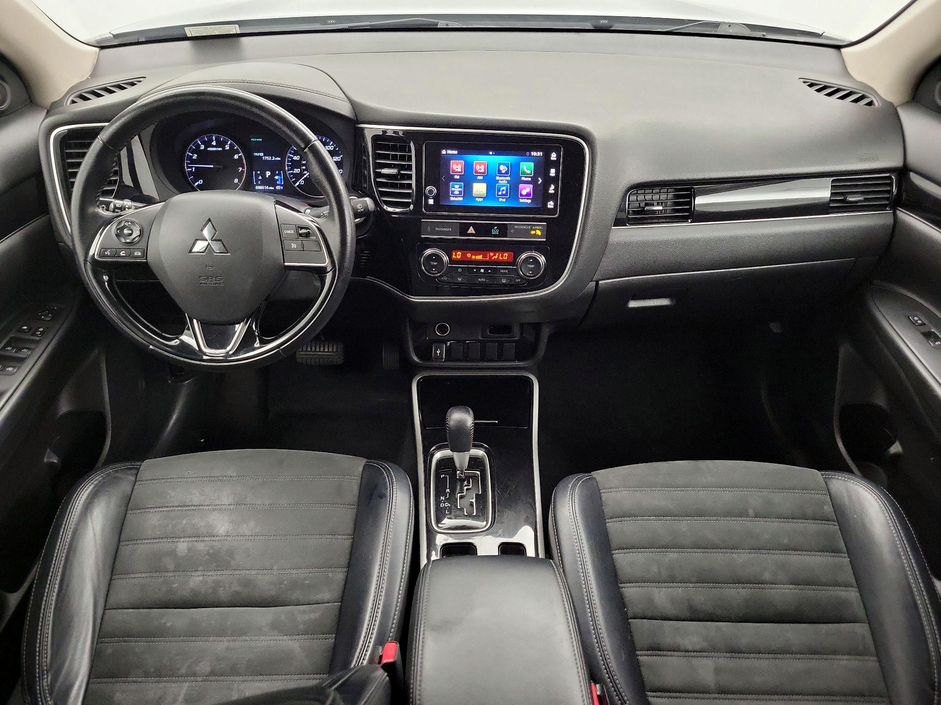 Thumbnail: 2019 Mitsubishi Outlander - 9