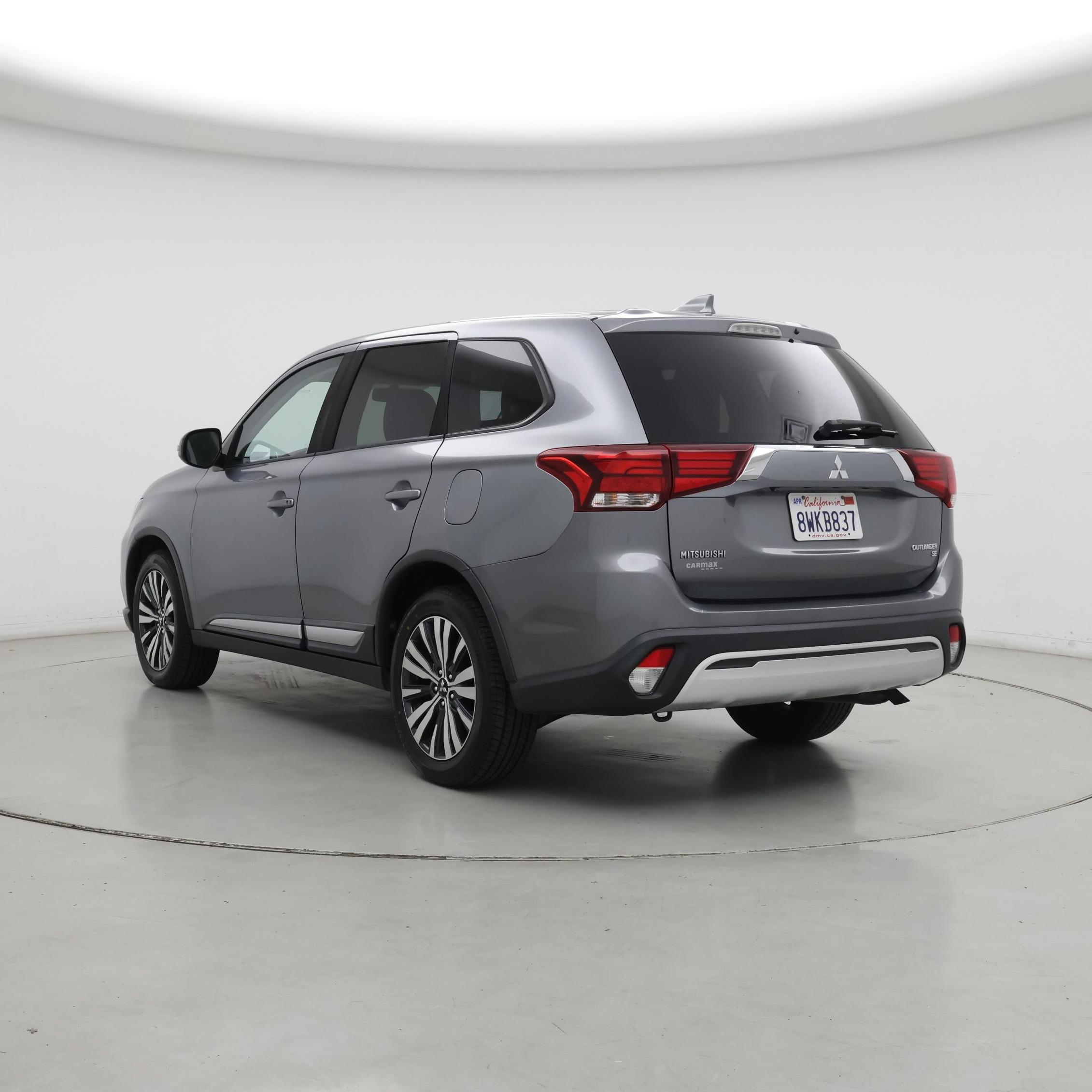 Thumbnail: 2019 Mitsubishi Outlander - 2