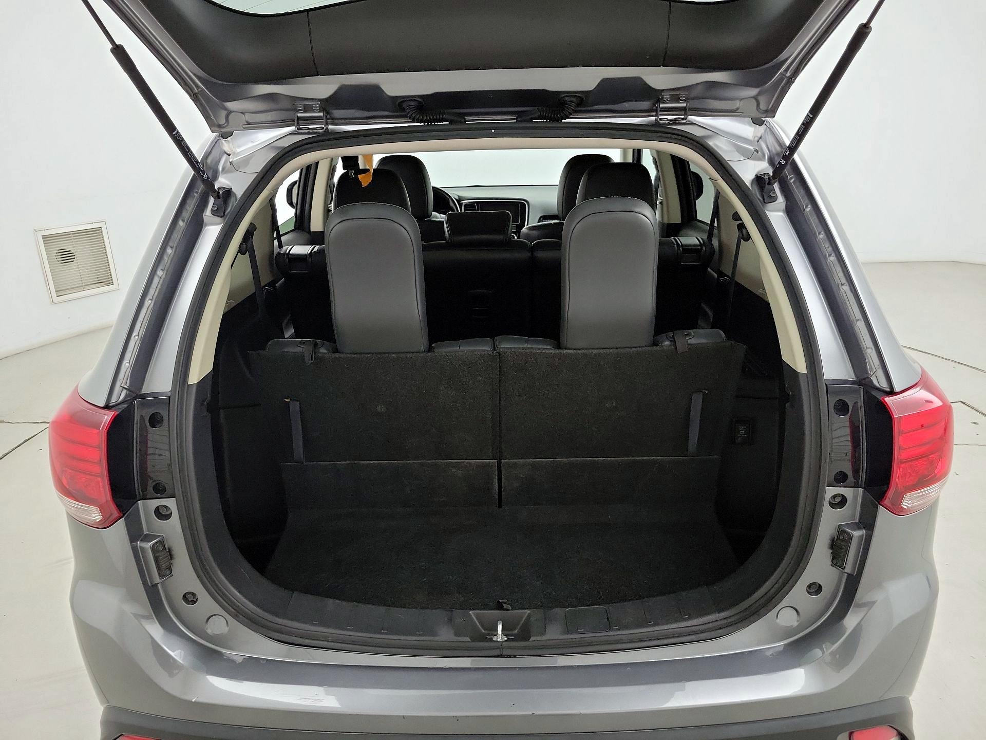 Thumbnail: 2019 Mitsubishi Outlander - 20