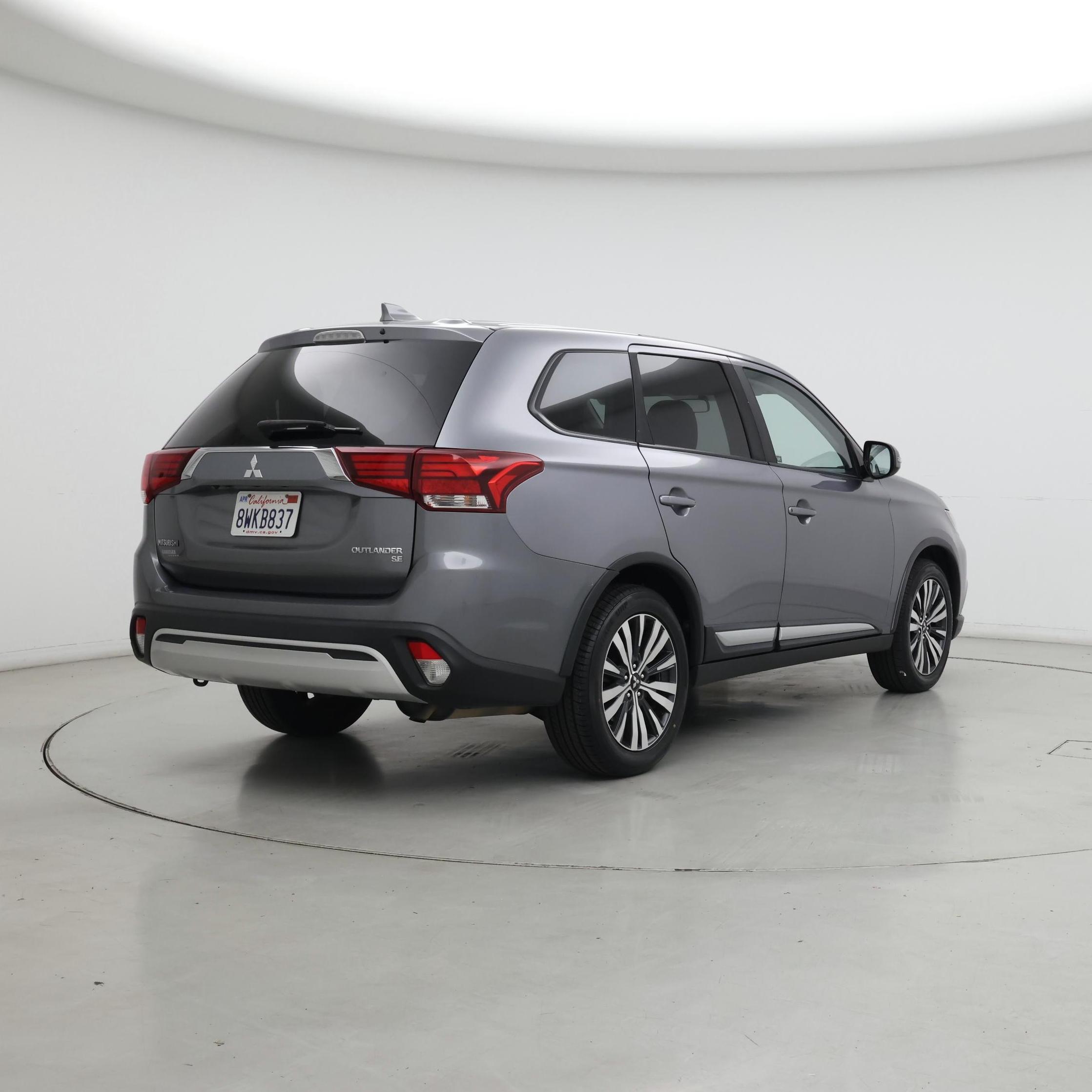 Thumbnail: 2019 Mitsubishi Outlander - 8