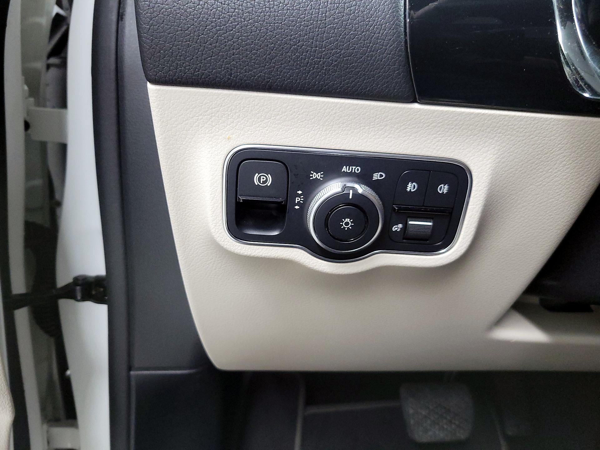 Thumbnail: 2022 Mercedes-Benz GLA - 13