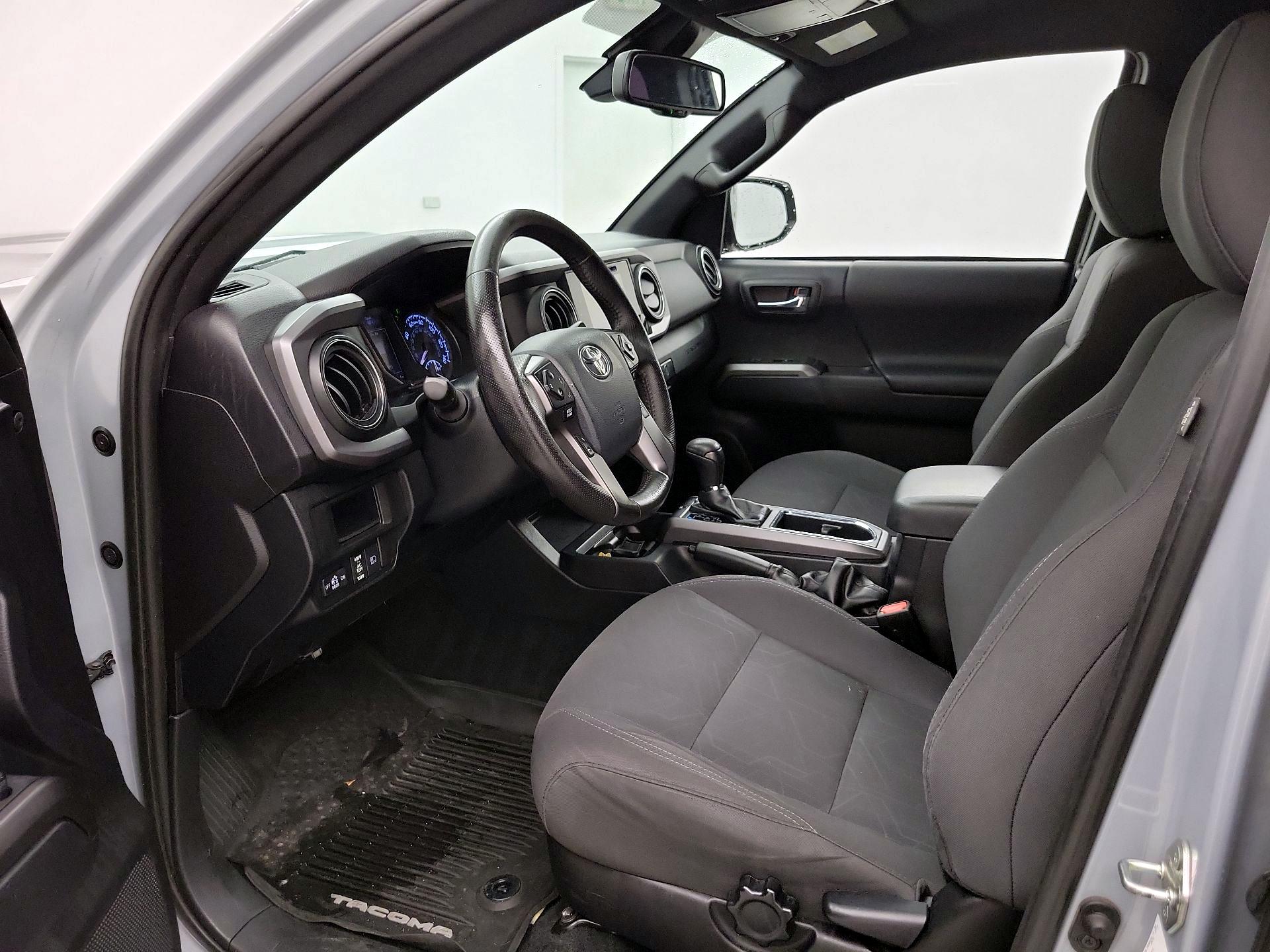 Thumbnail: 2019 Toyota Tacoma - 11