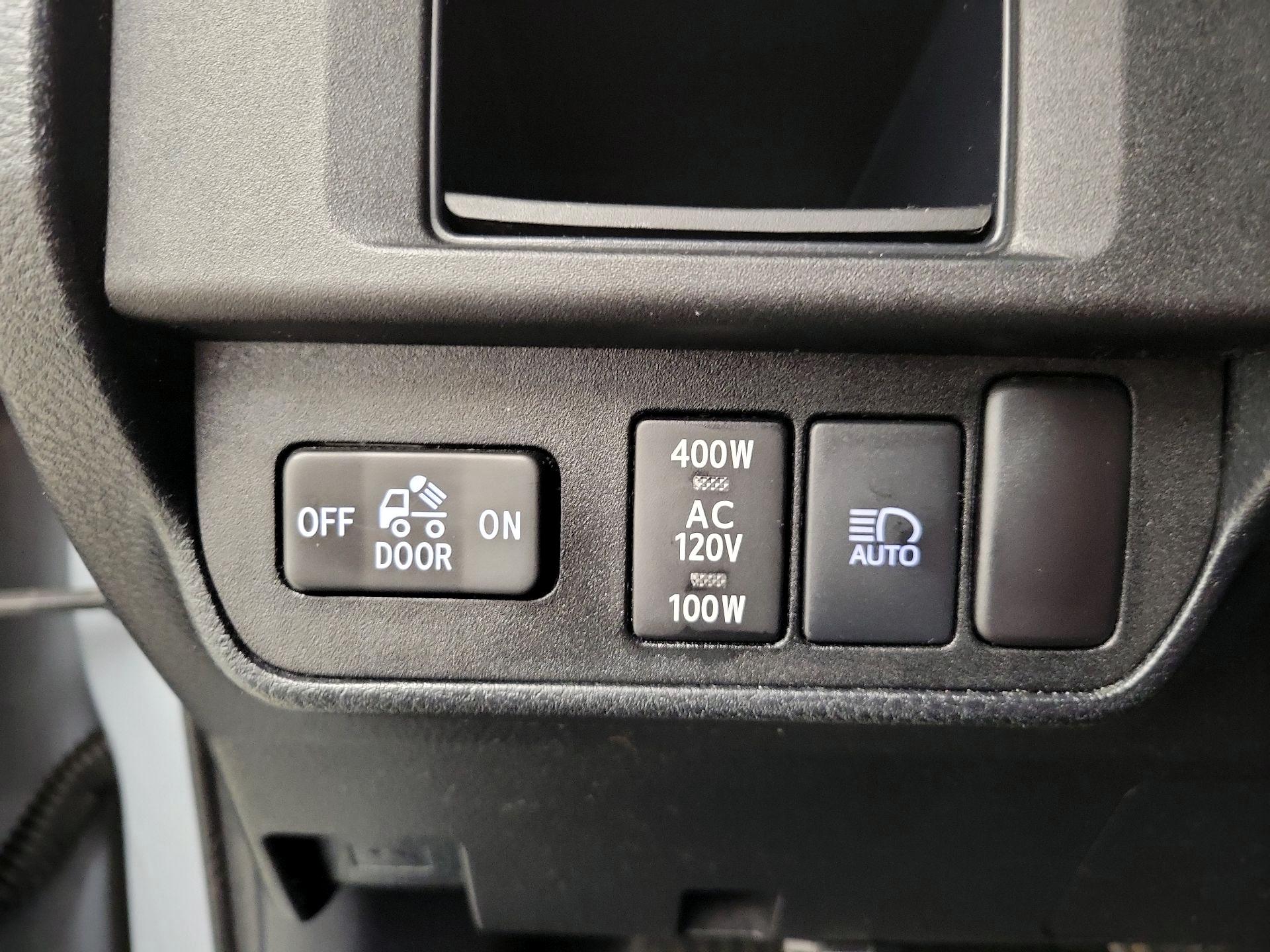 Thumbnail: 2019 Toyota Tacoma - 13