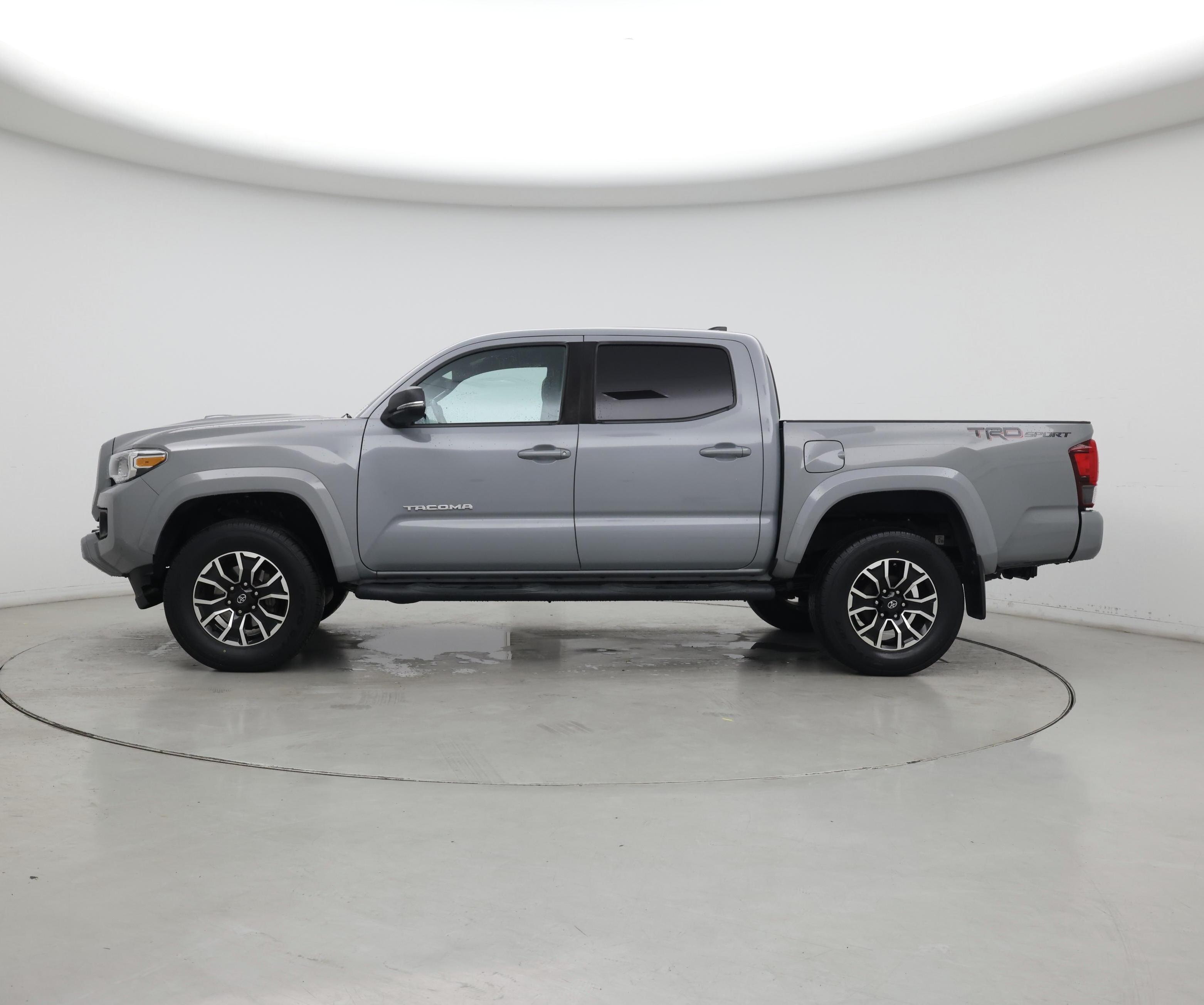 Thumbnail: 2019 Toyota Tacoma - 3