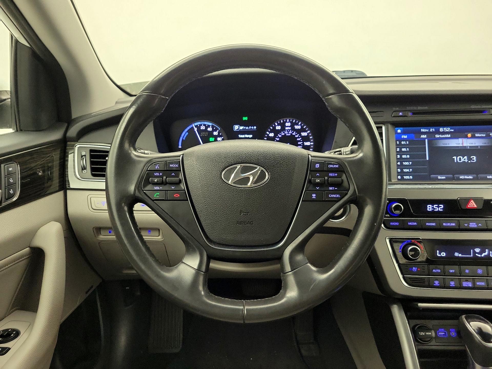 Thumbnail: 2017 Hyundai Sonata - 10