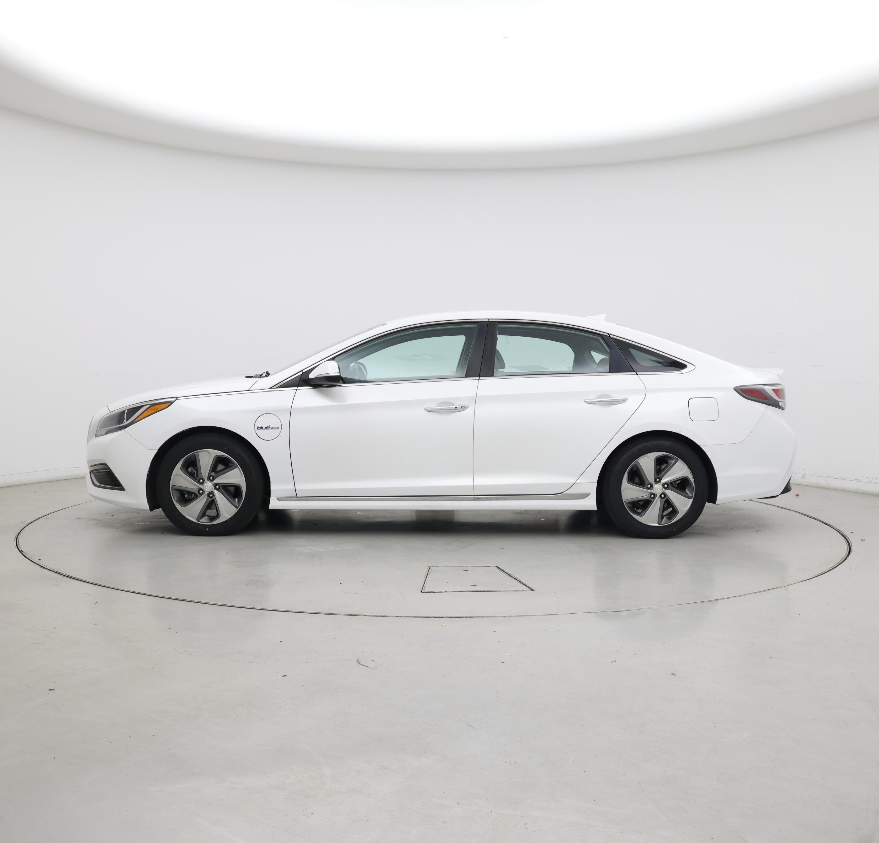 Thumbnail: 2017 Hyundai Sonata - 3