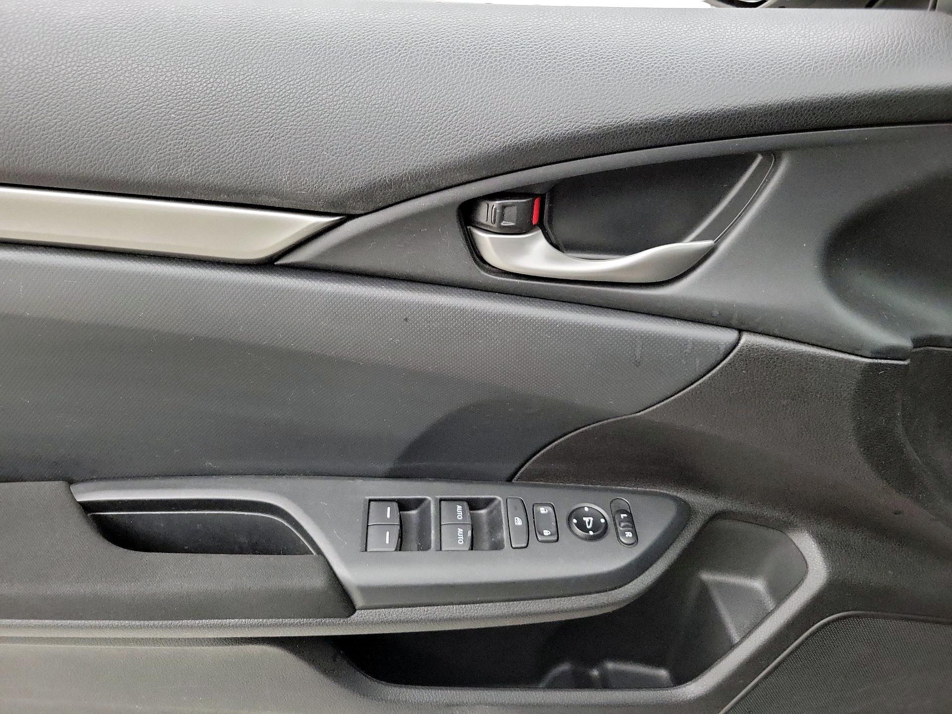 Thumbnail: 2017 Honda Civic - 12