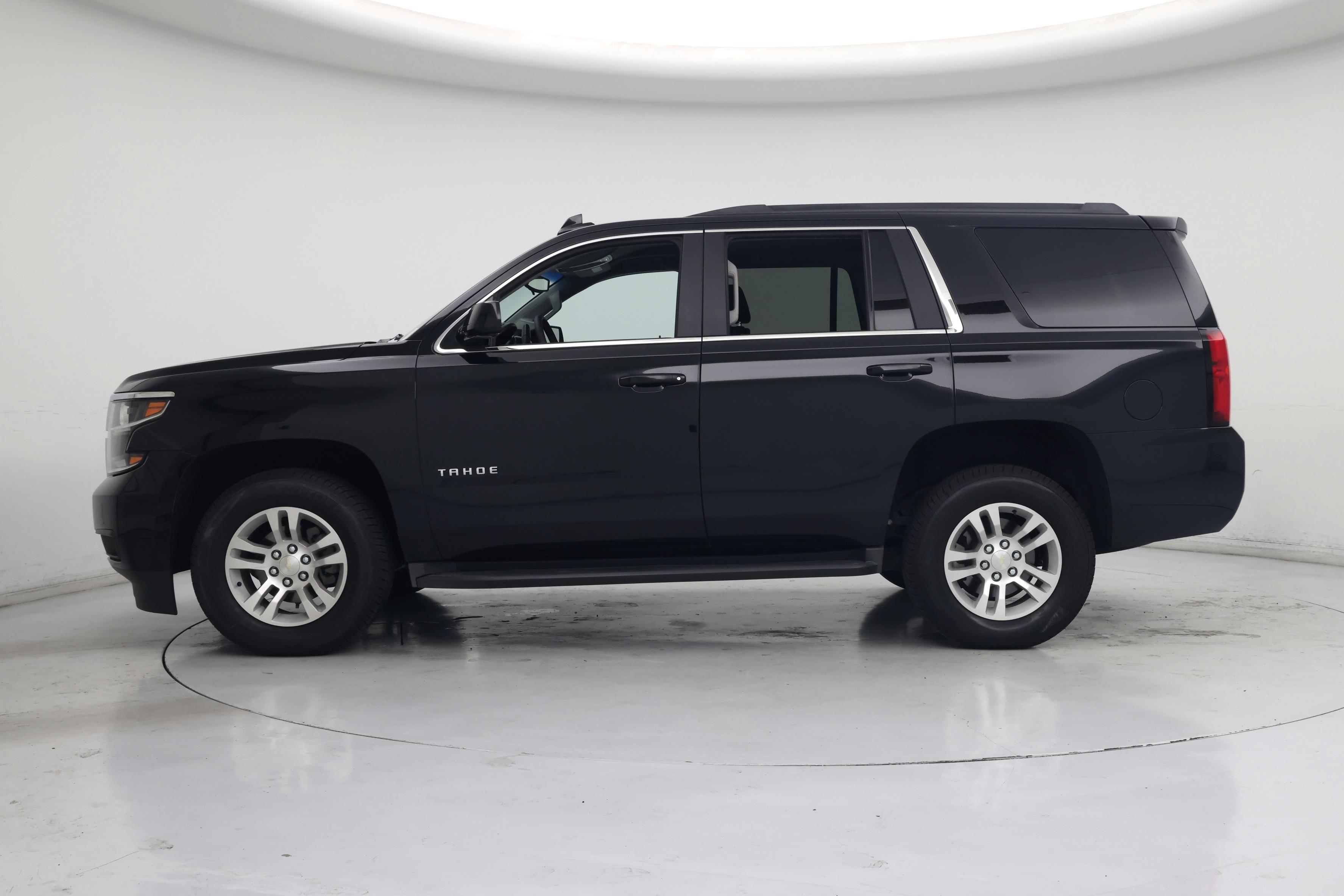 Thumbnail: 2018 Chevrolet Tahoe - 3