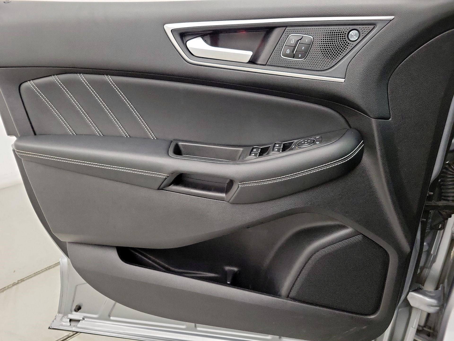 Thumbnail: 2020 Ford Edge - 12