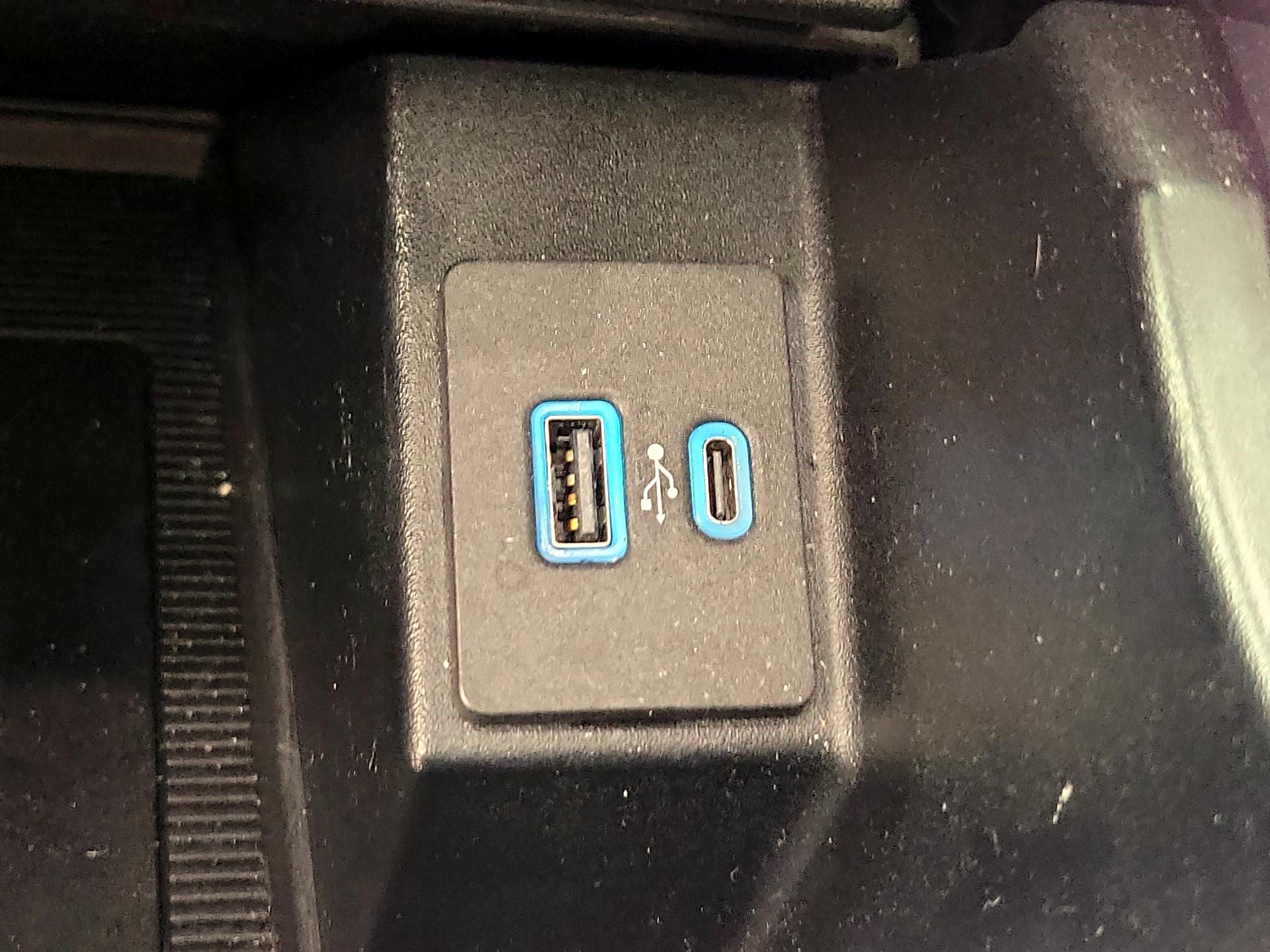 Thumbnail: 2020 Ford Edge - 19