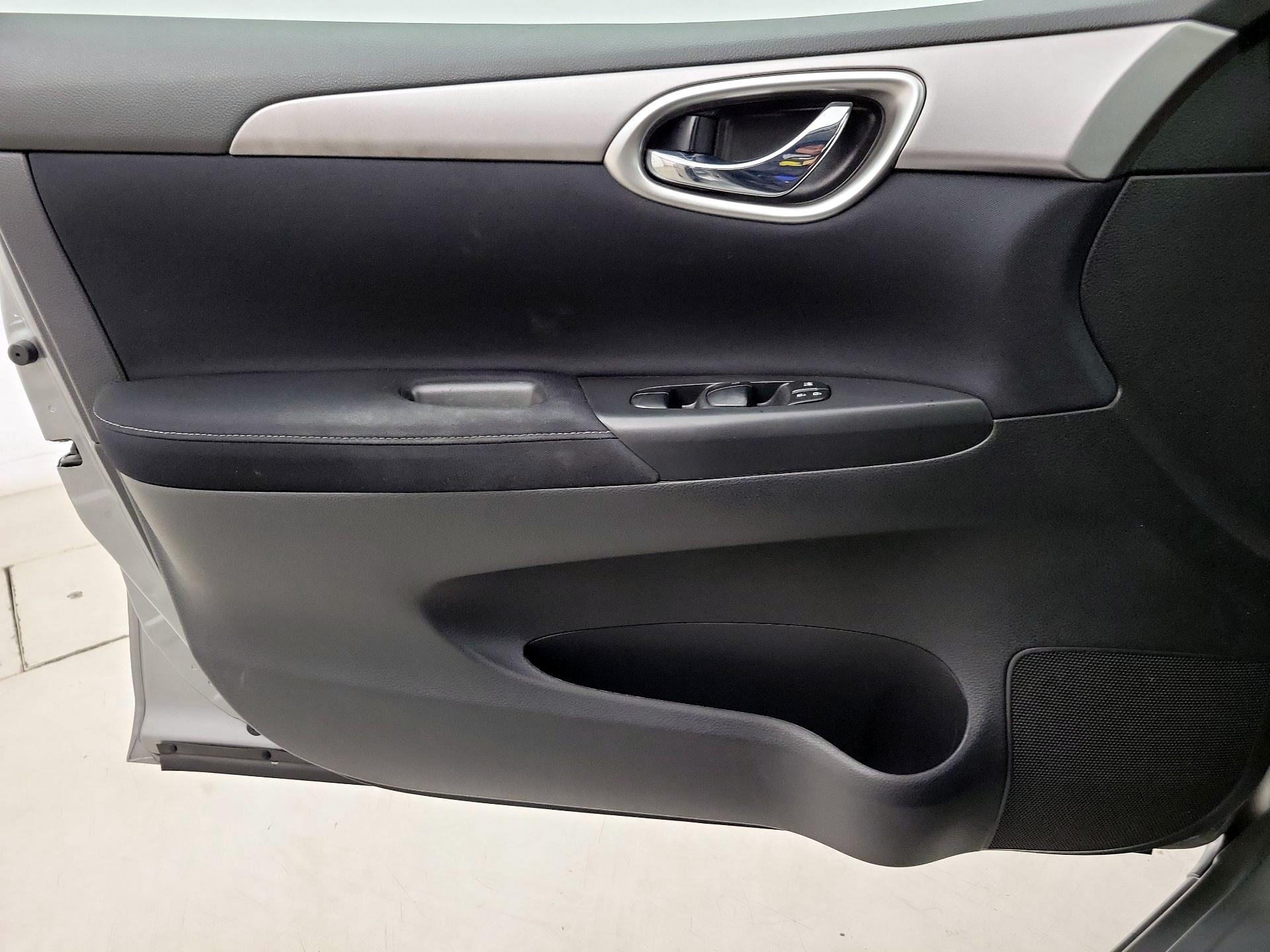 Thumbnail: 2014 Nissan Sentra - 12