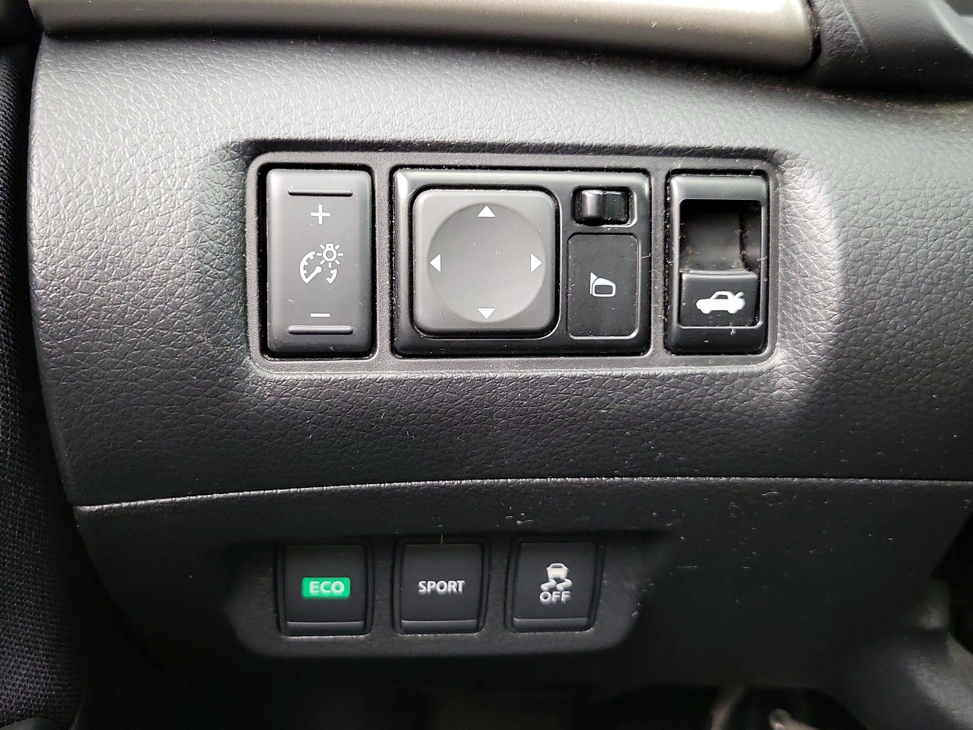 Thumbnail: 2014 Nissan Sentra - 13