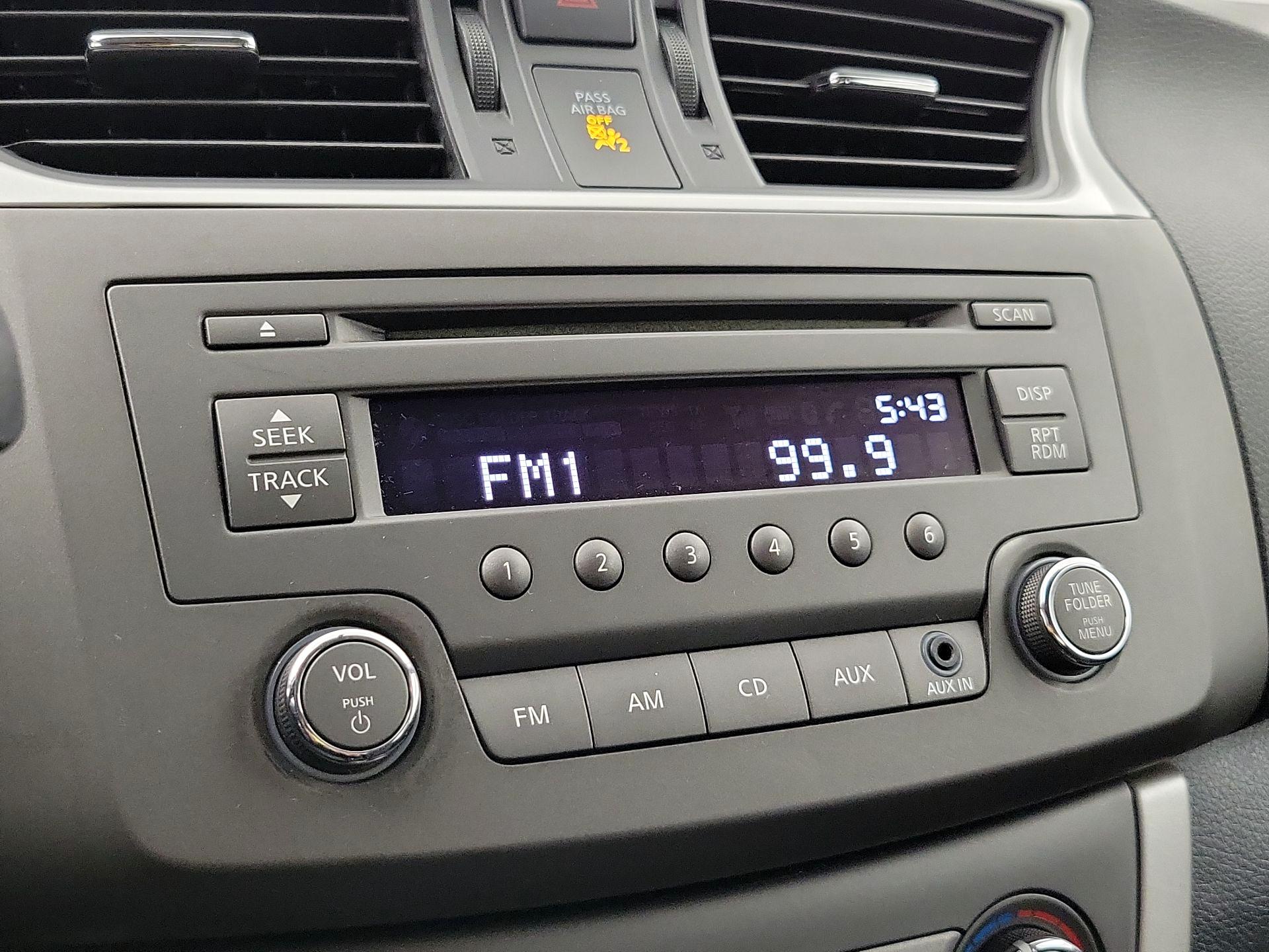 Thumbnail: 2014 Nissan Sentra - 14