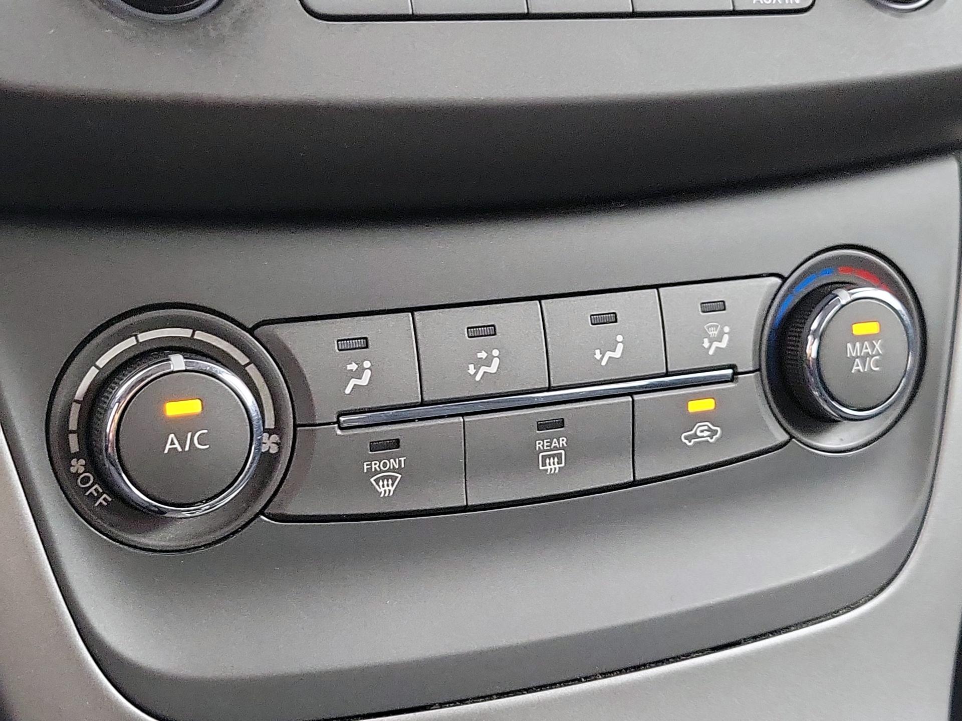 Thumbnail: 2014 Nissan Sentra - 15