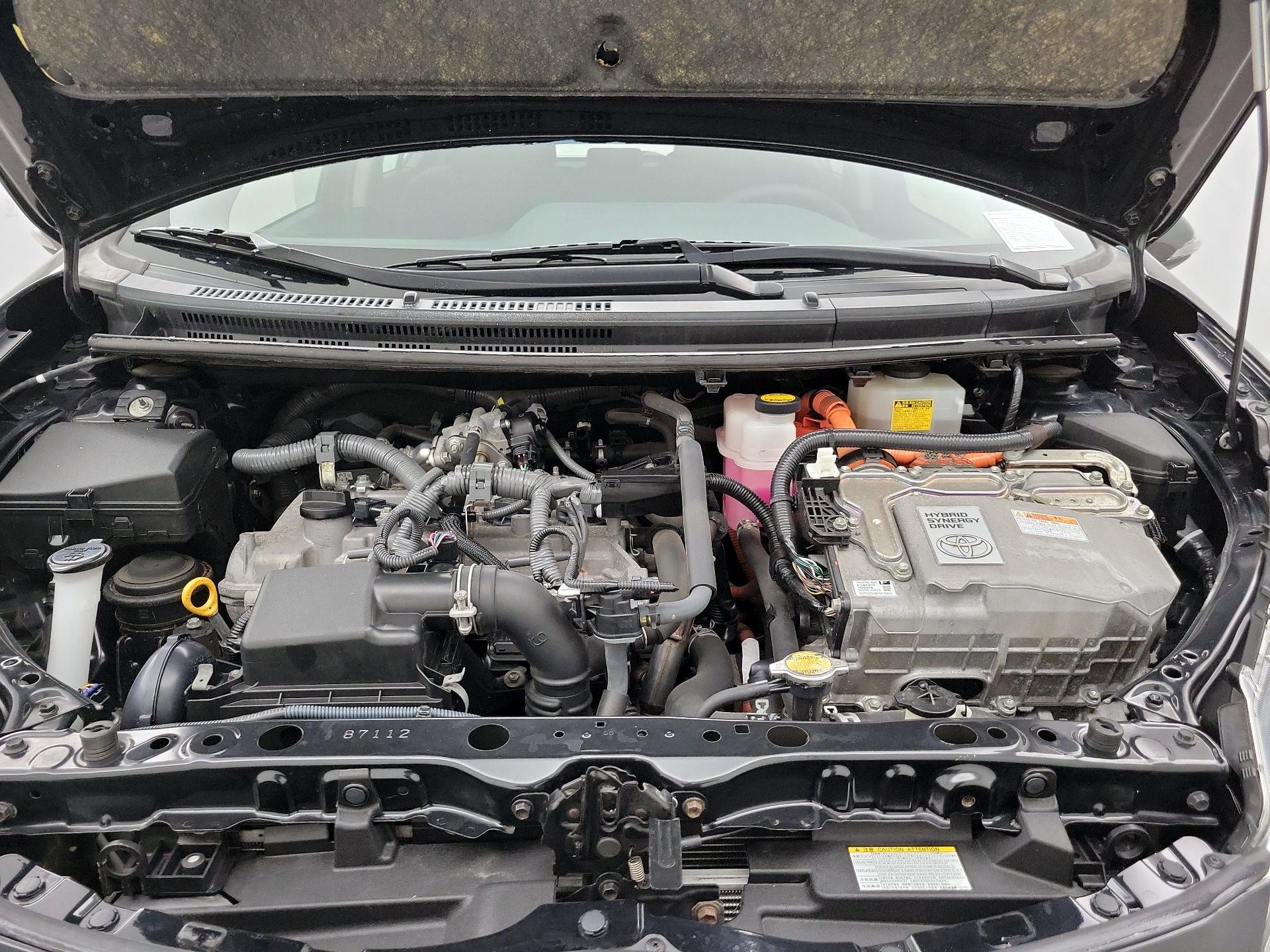 Thumbnail: 2015 Toyota Prius c - 20