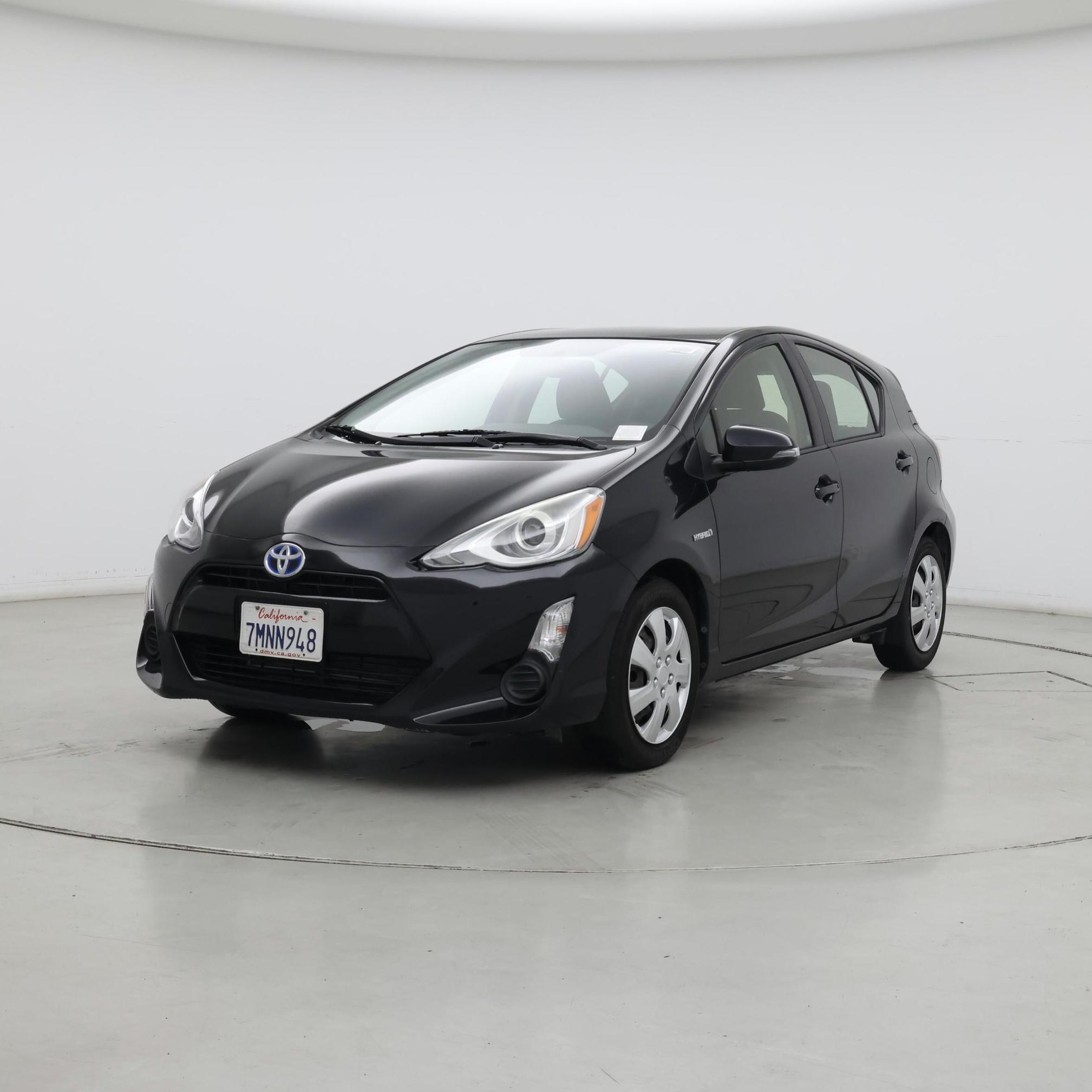 Thumbnail: 2015 Toyota Prius c - 4