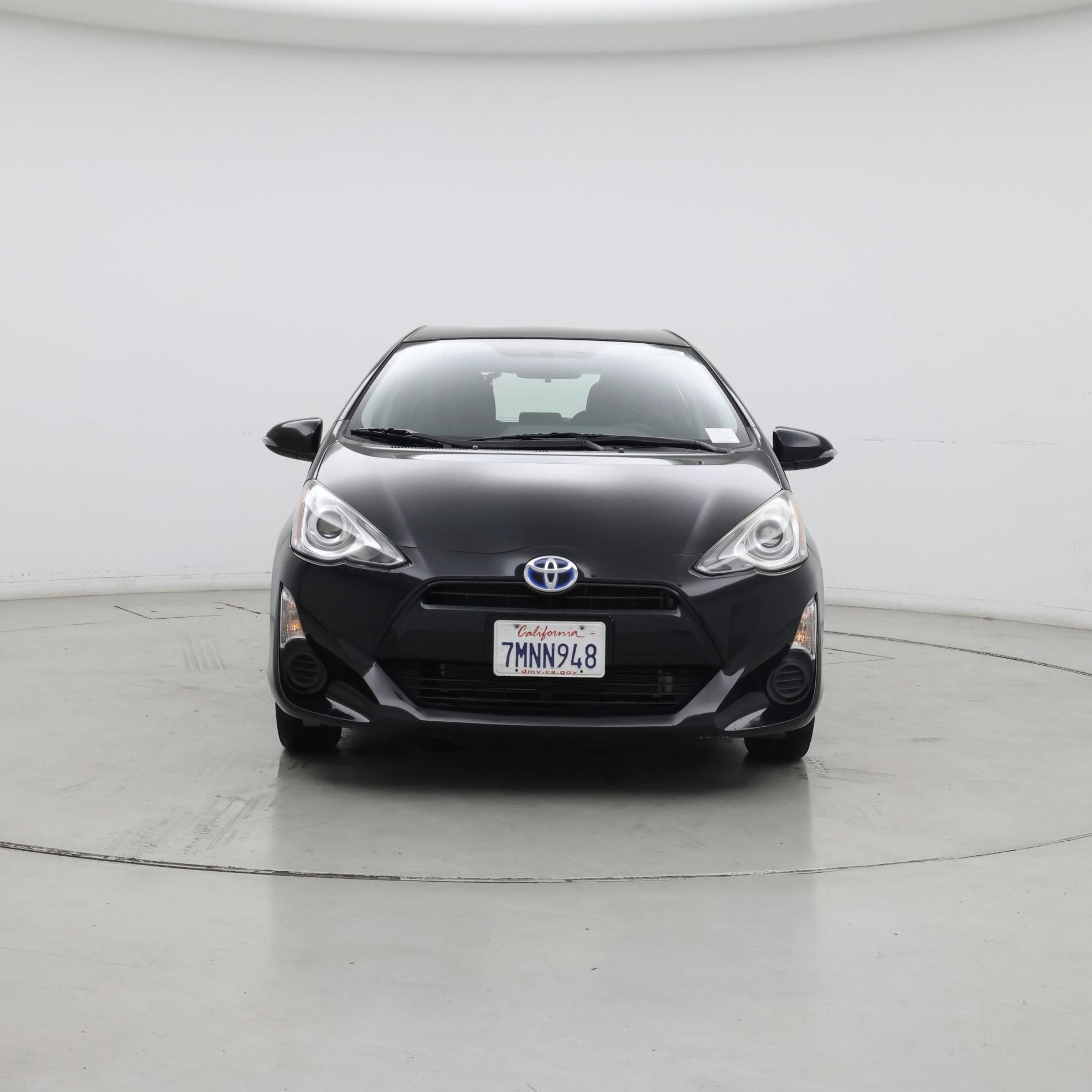 Thumbnail: 2015 Toyota Prius c - 5