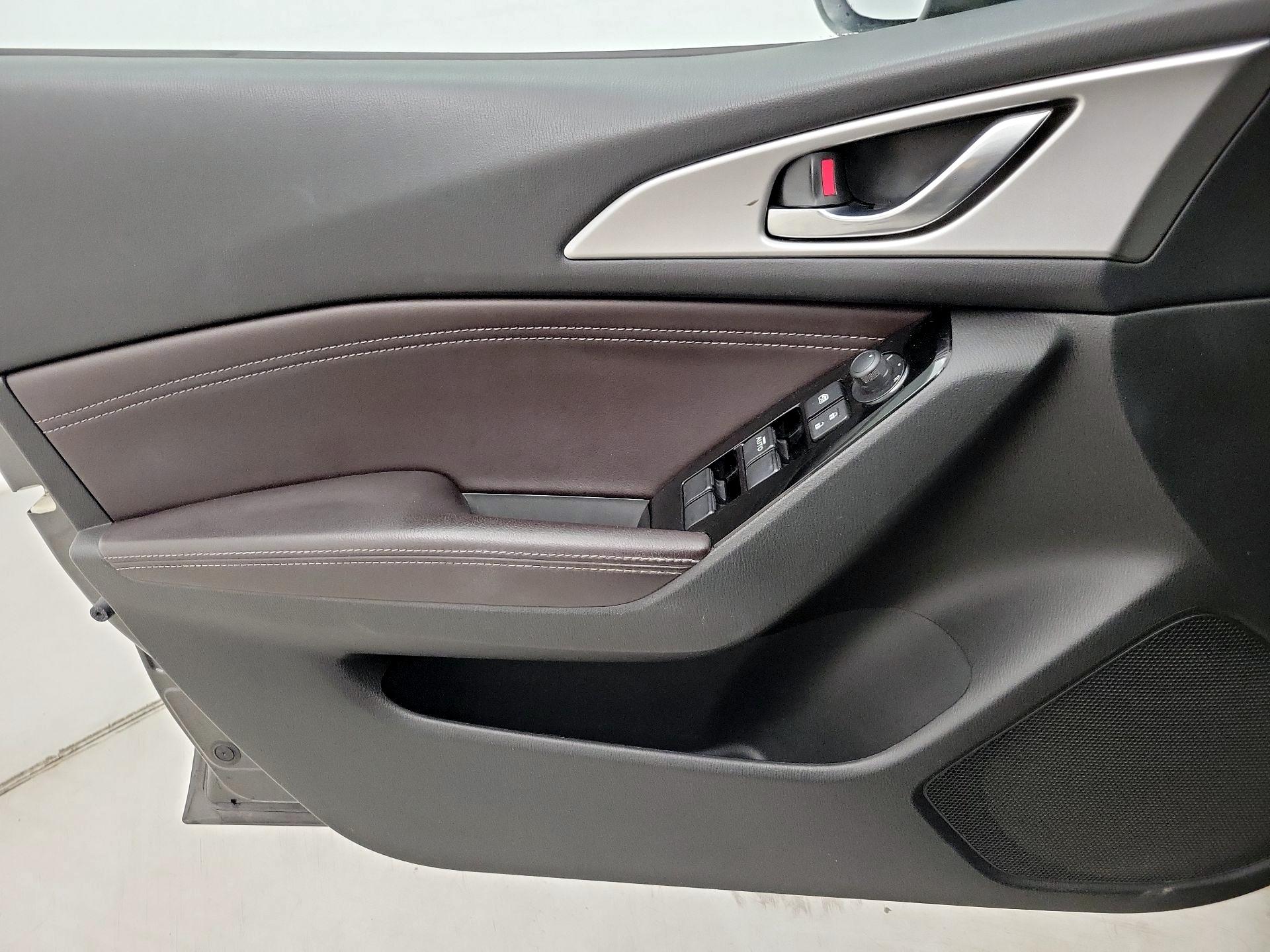 Thumbnail: 2017 Mazda Mazda3 - 12