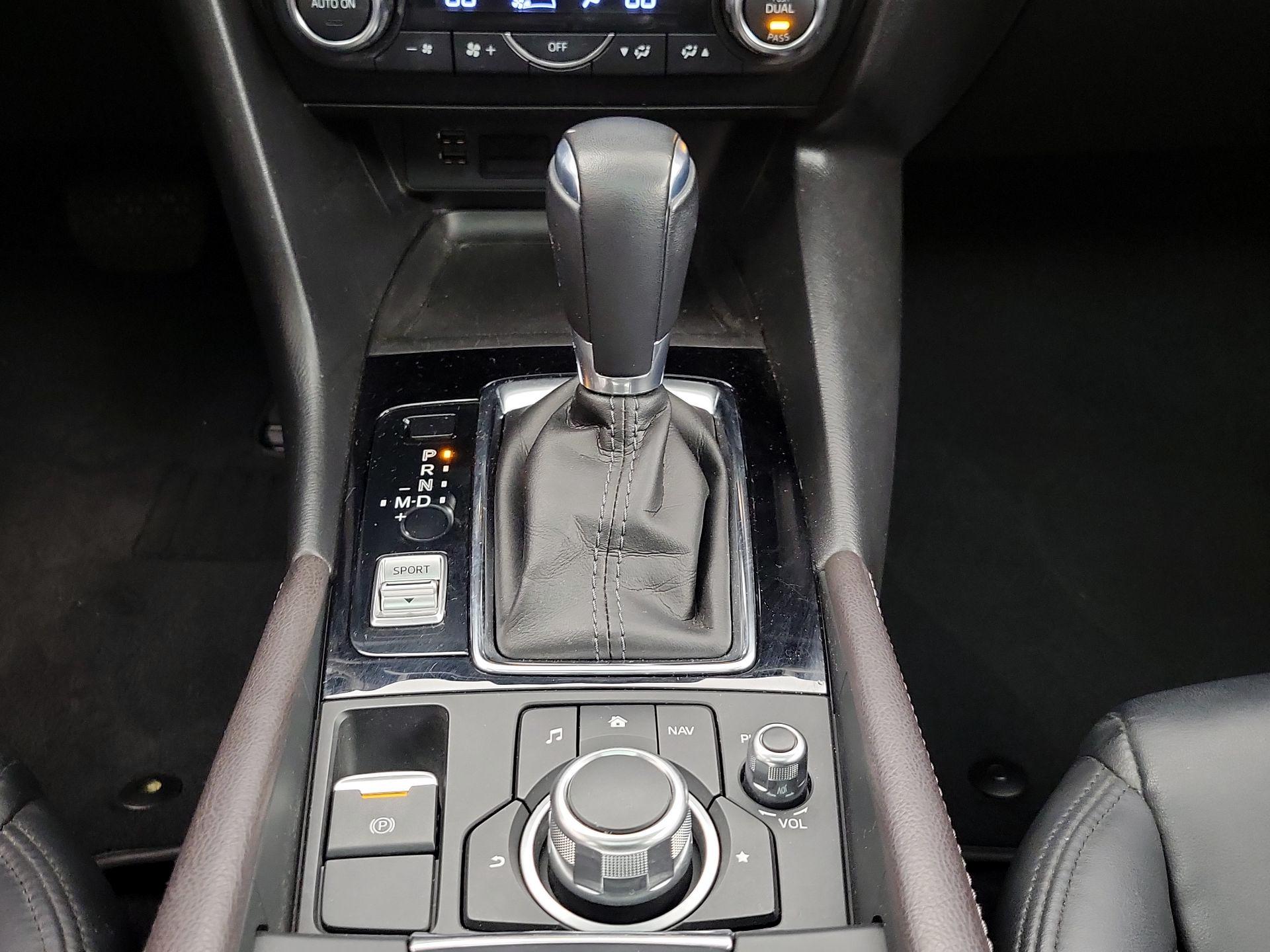 Thumbnail: 2017 Mazda Mazda3 - 17