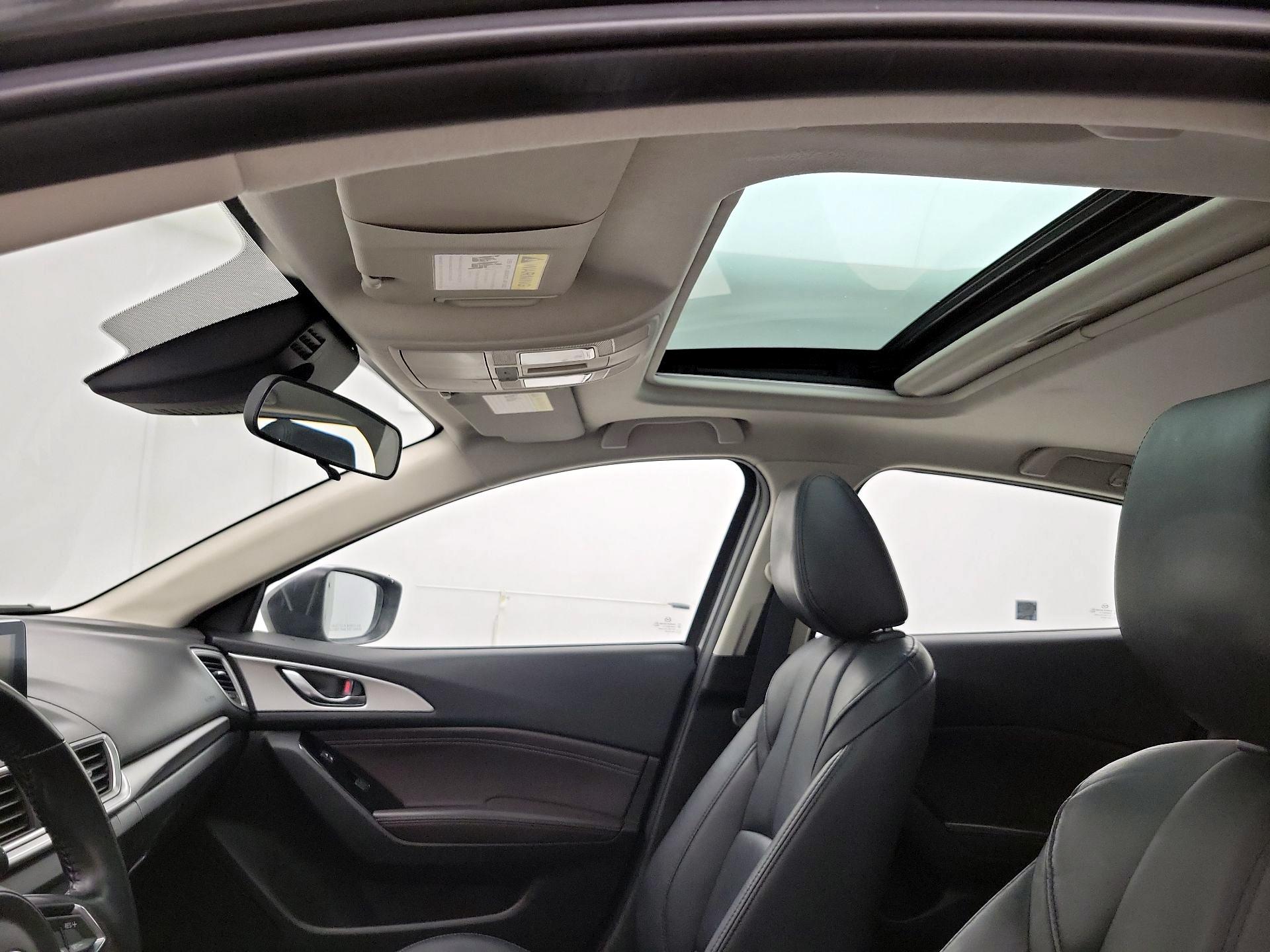 Thumbnail: 2017 Mazda Mazda3 - 19