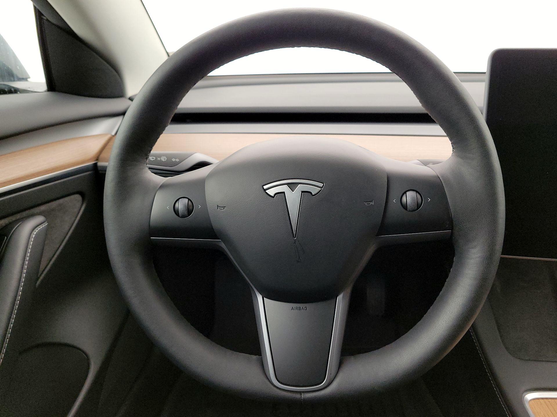 Thumbnail: 2023 Tesla Model 3 - 10