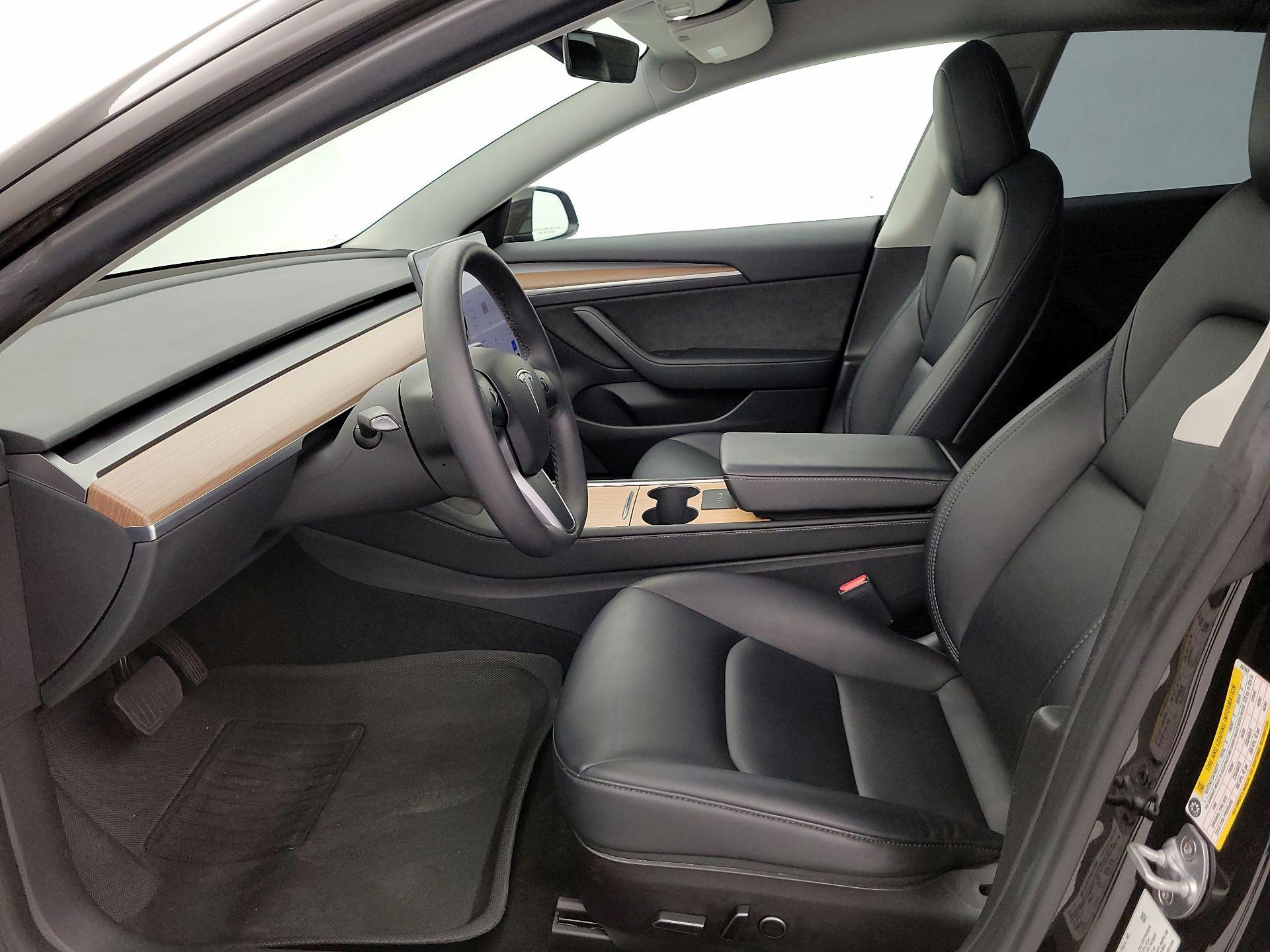 Thumbnail: 2023 Tesla Model 3 - 11