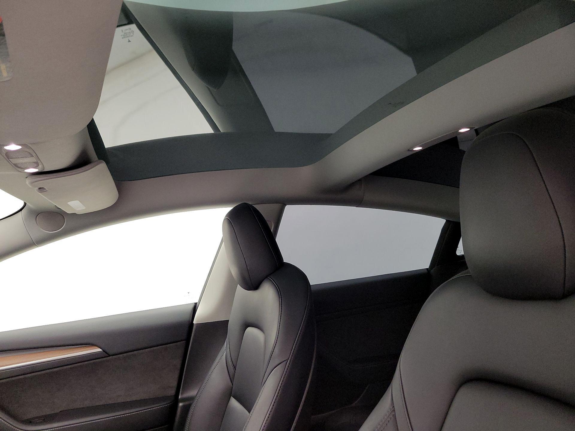 Thumbnail: 2023 Tesla Model 3 - 18