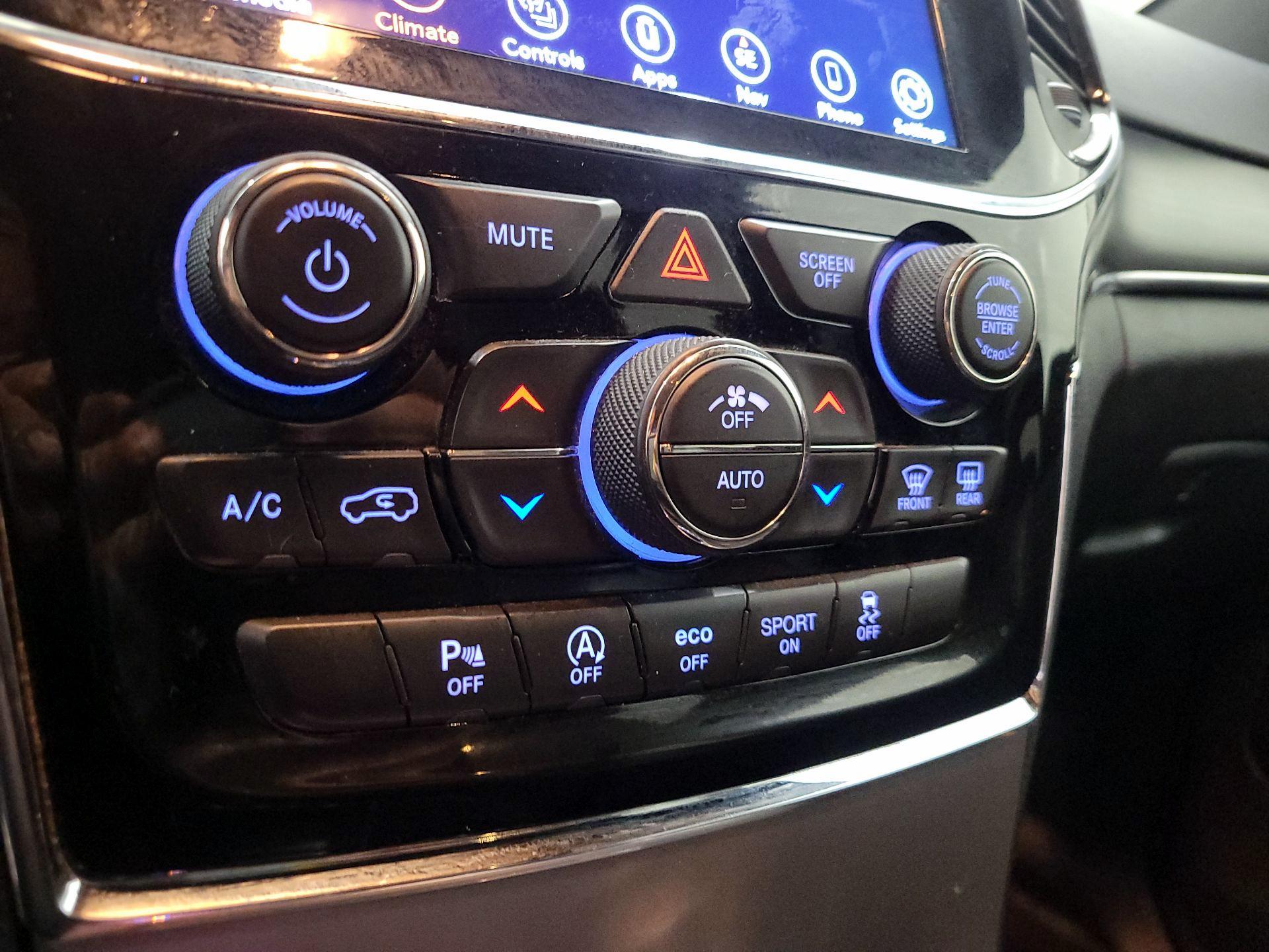 Thumbnail: 2020 Jeep Grand Cherokee - 17