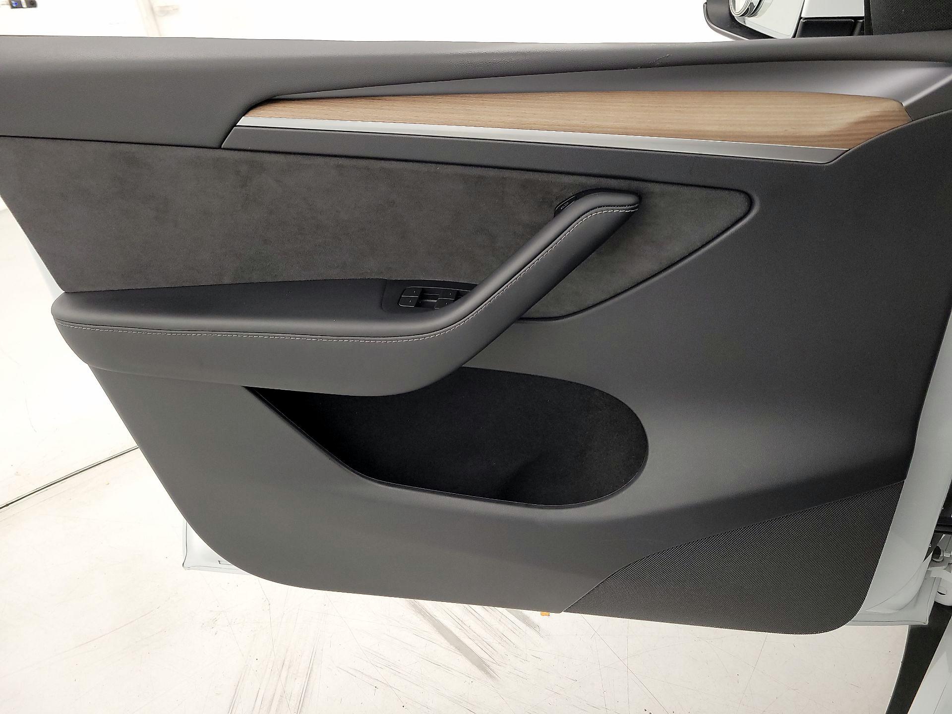 Thumbnail: 2023 Tesla Model Y - 12