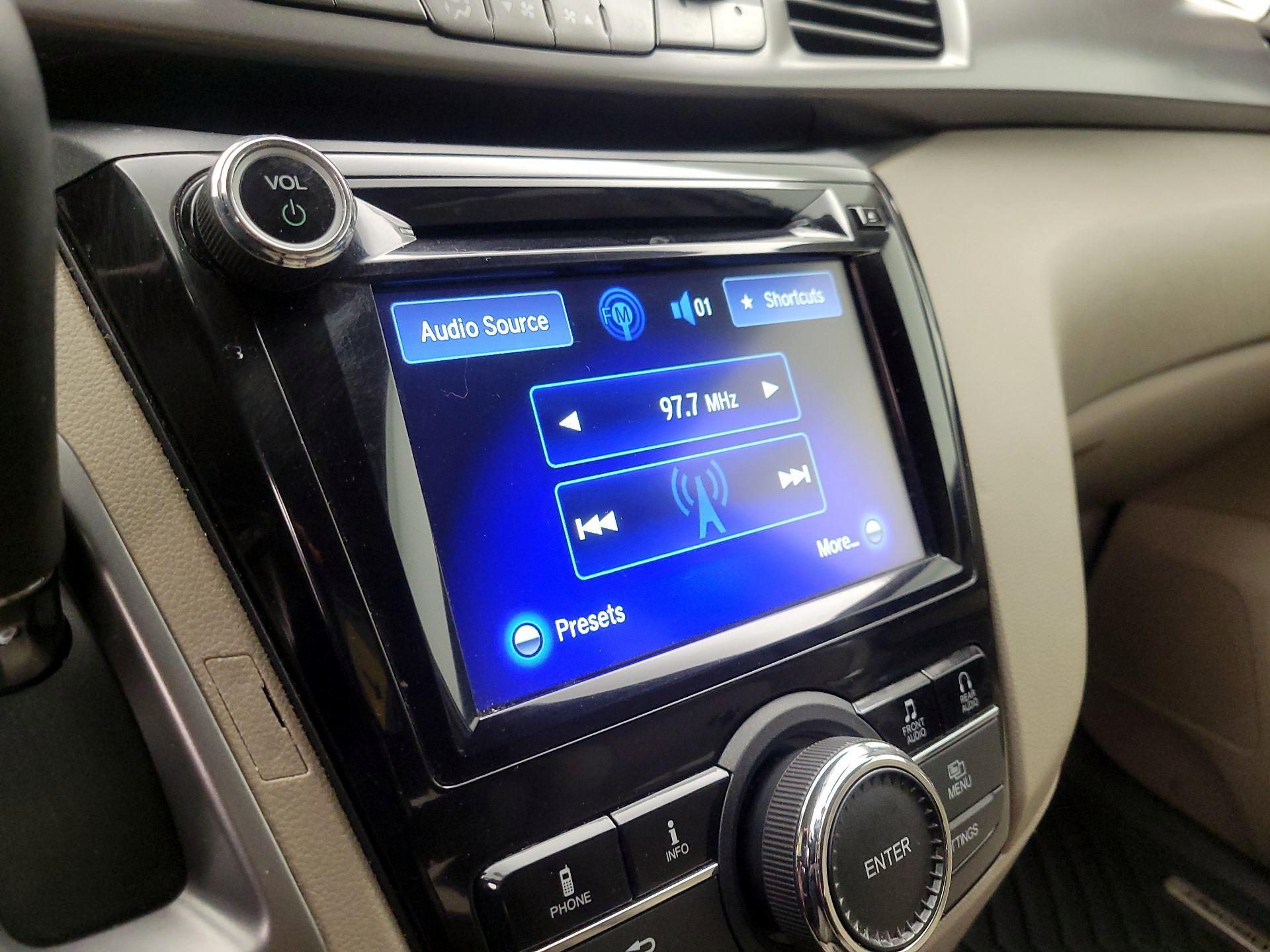 Thumbnail: 2017 Honda Odyssey - 15