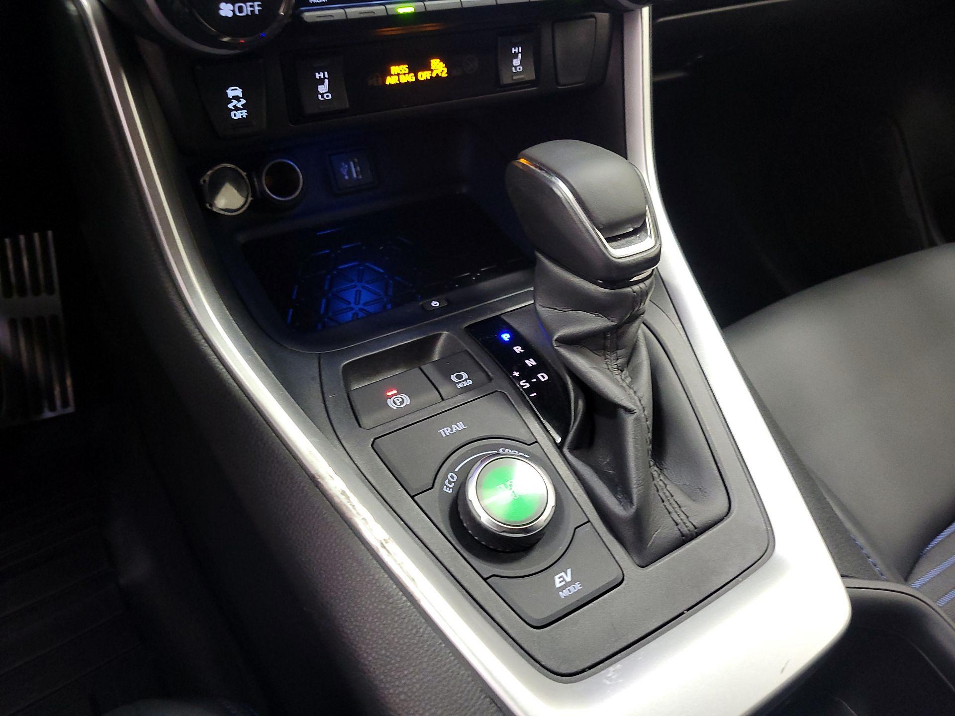 Thumbnail: 2023 Toyota RAV4 - 17