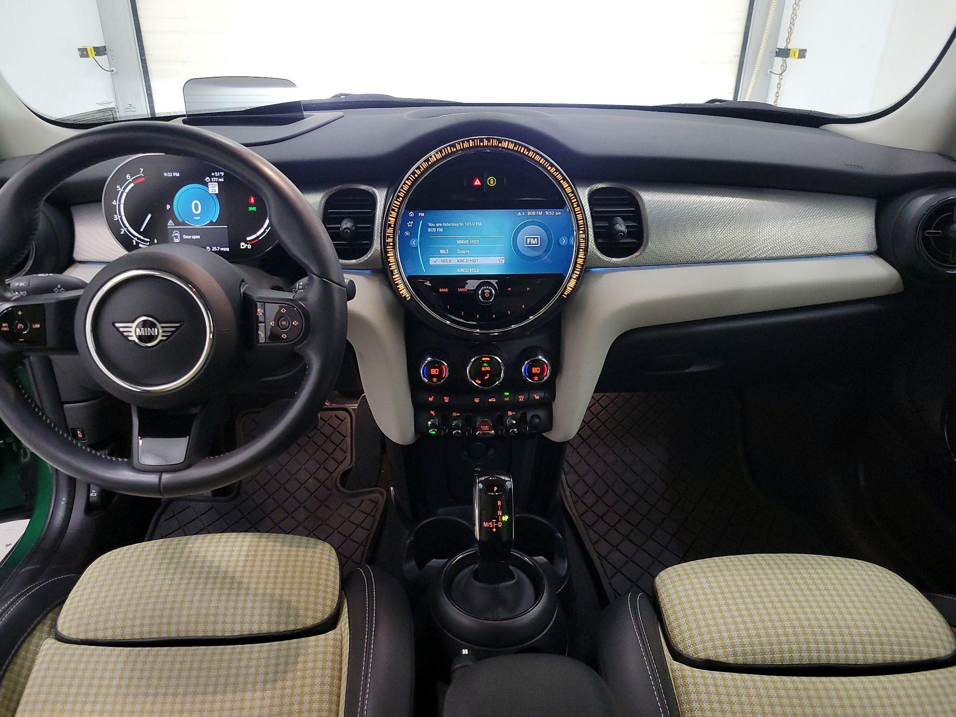 Thumbnail: 2022 MINI Cooper Hardtop - 9