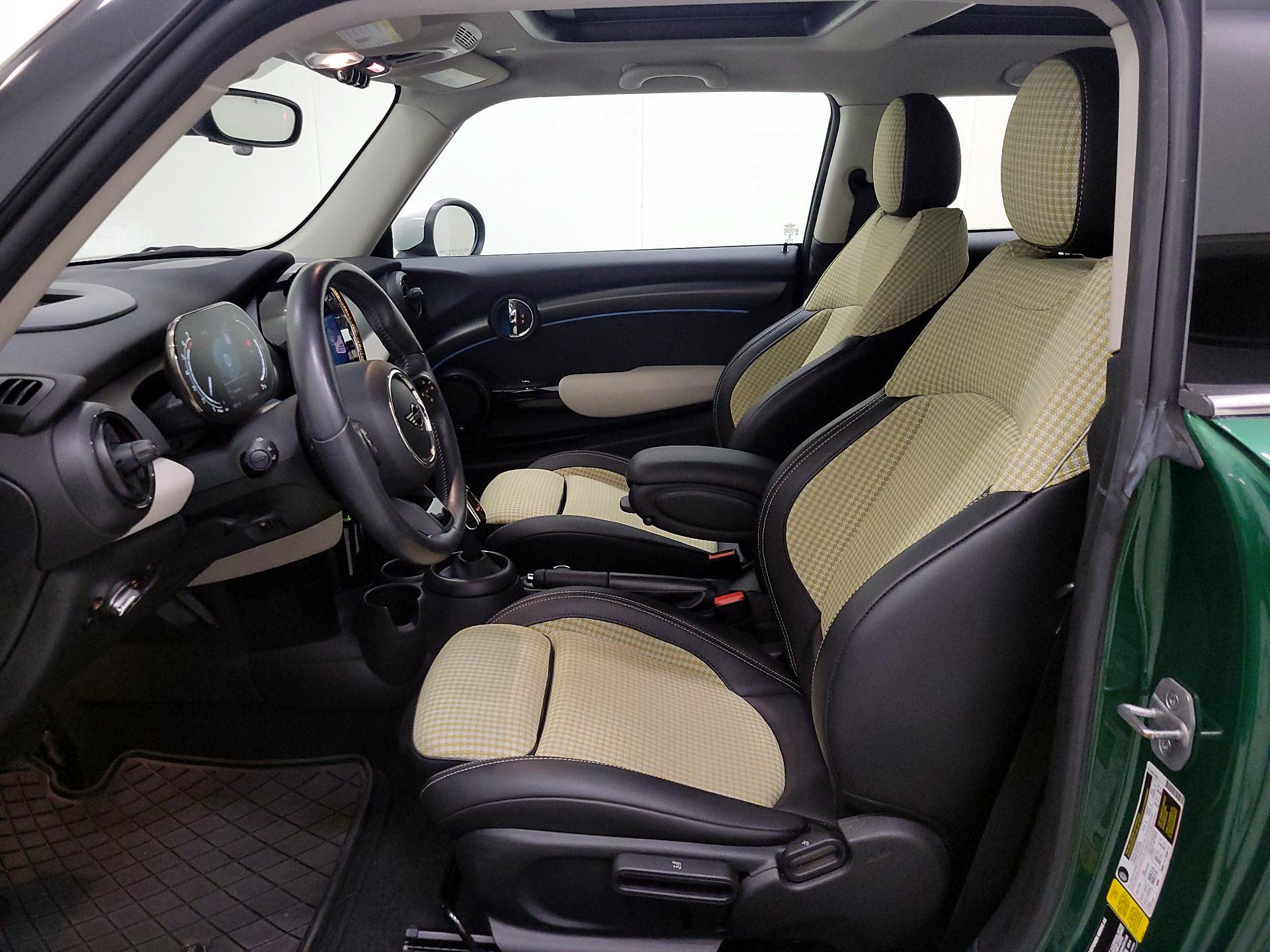 Thumbnail: 2022 MINI Cooper Hardtop - 11