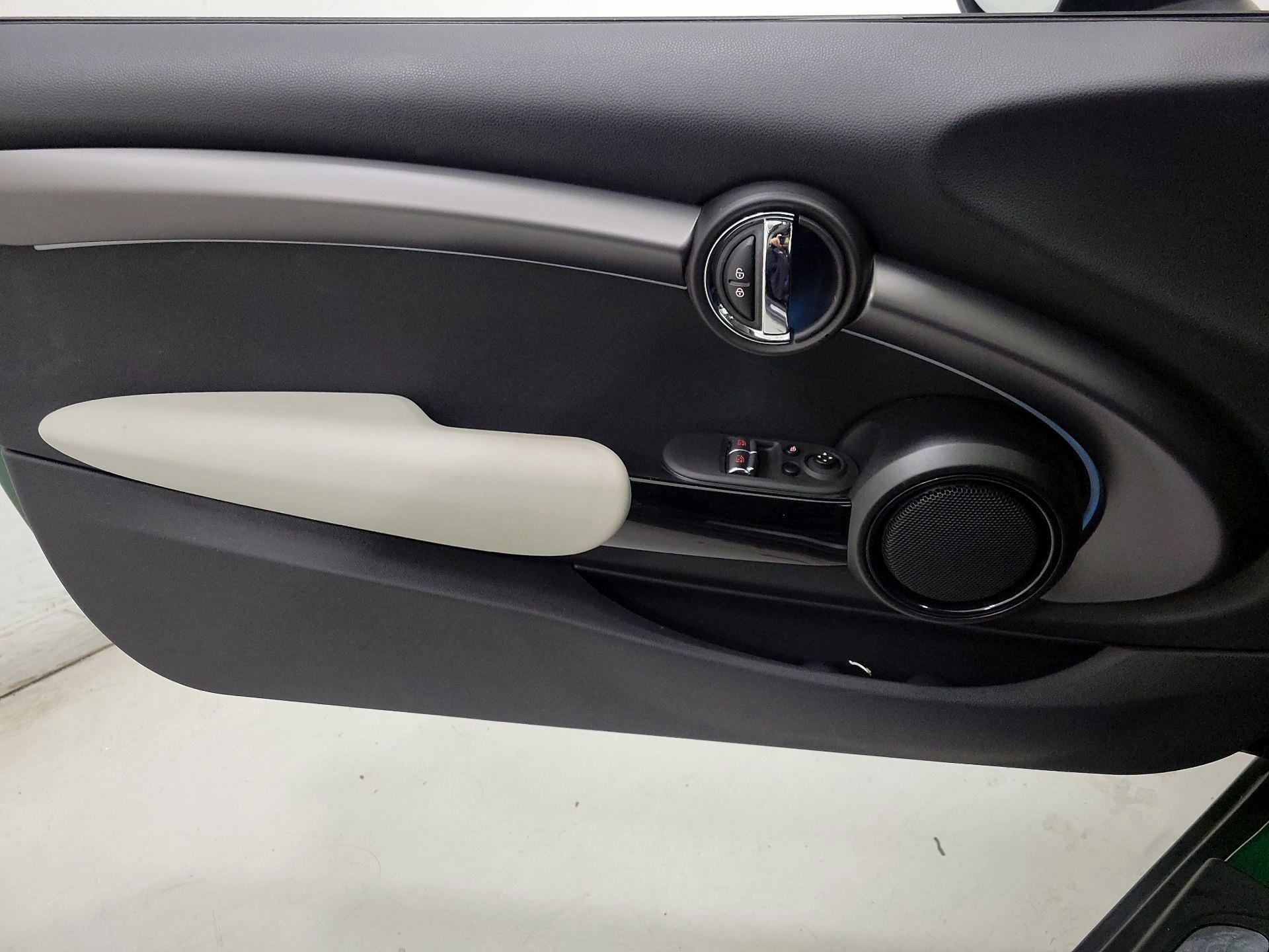 Thumbnail: 2022 MINI Cooper Hardtop - 12