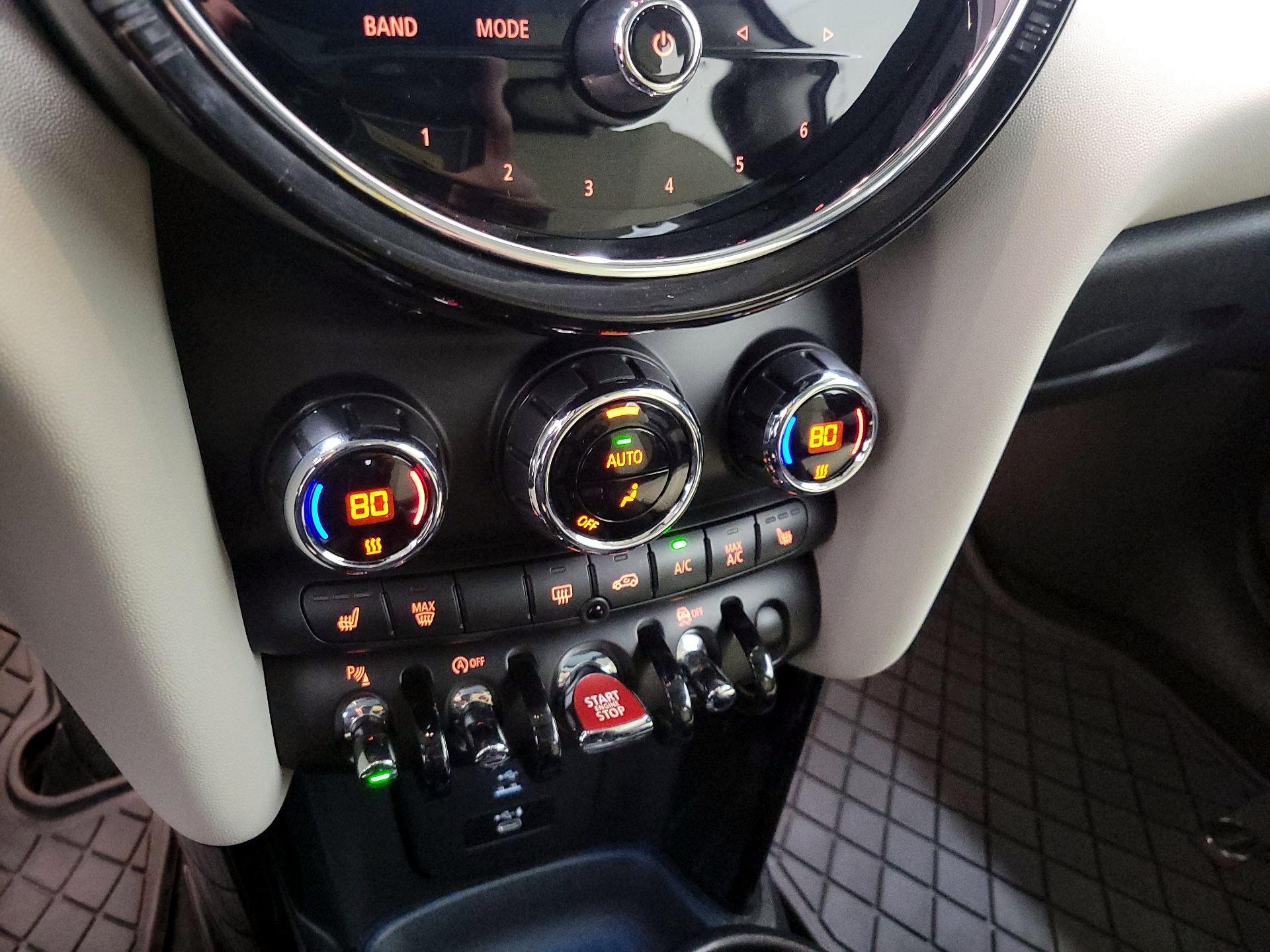 Thumbnail: 2022 MINI Cooper Hardtop - 17