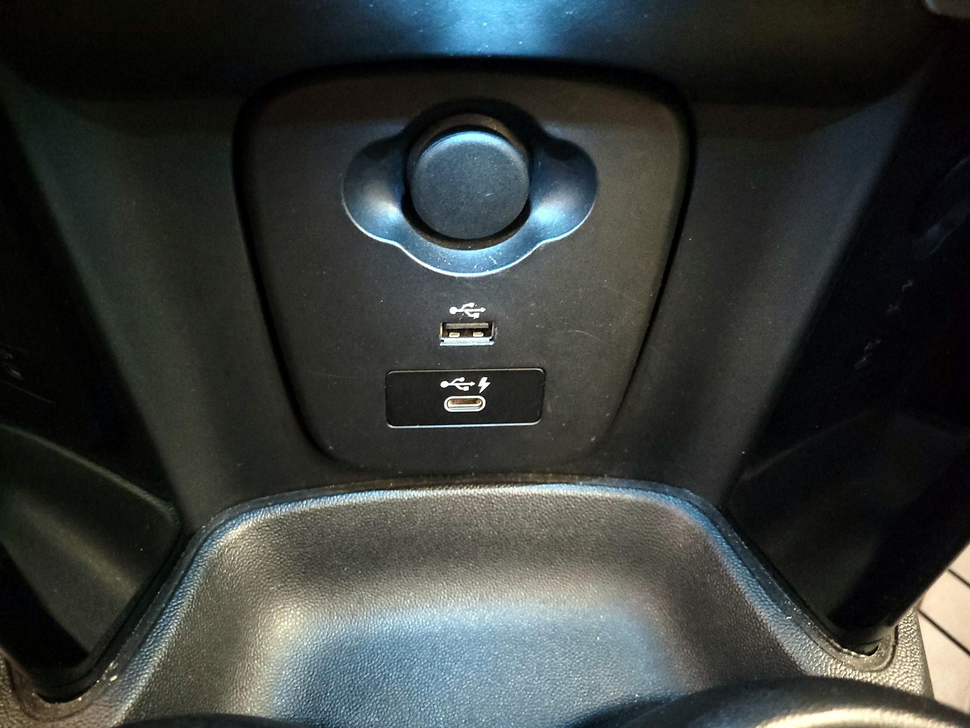 Thumbnail: 2022 MINI Cooper Hardtop - 19