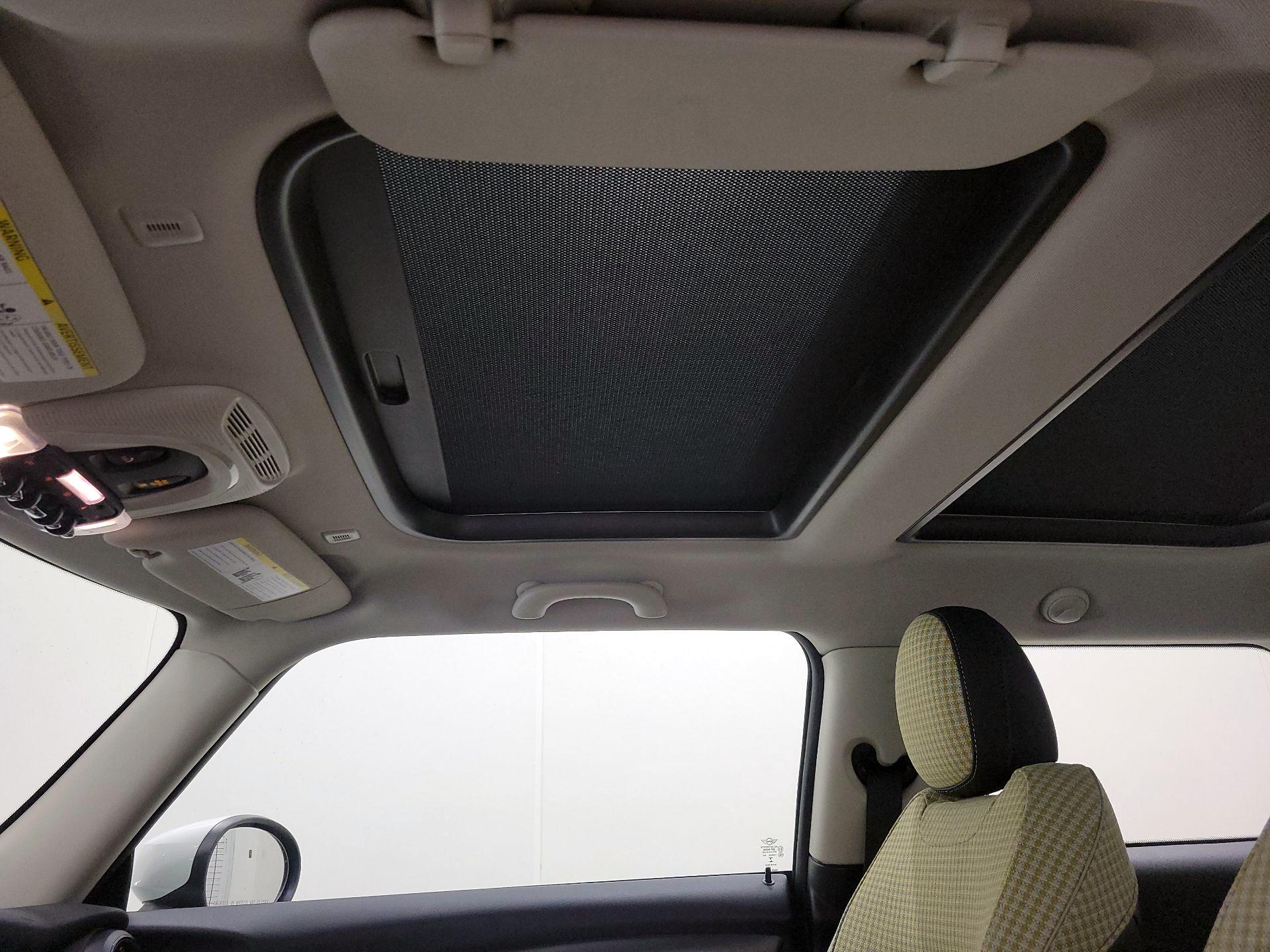 Thumbnail: 2022 MINI Cooper Hardtop - 20