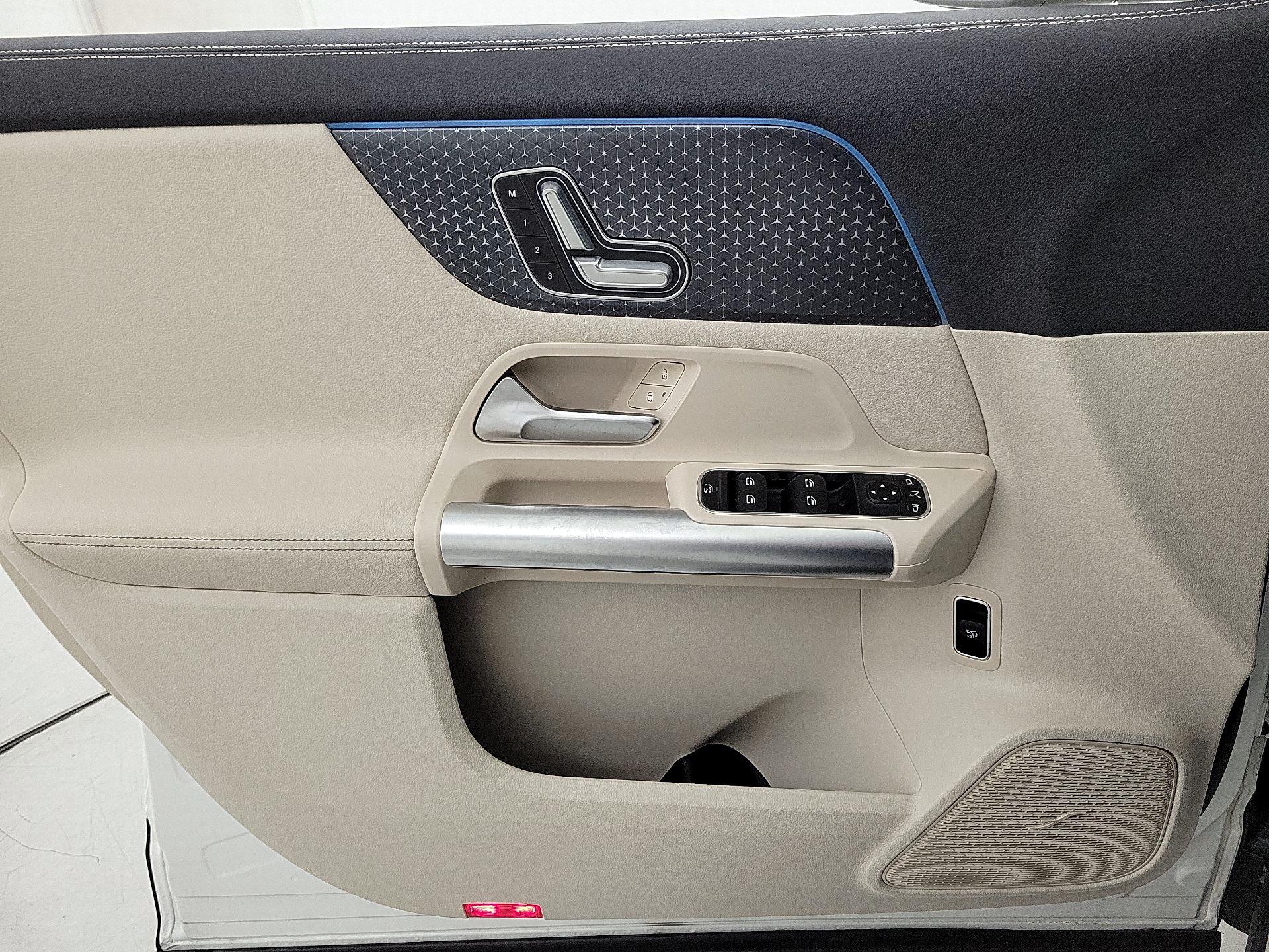 Thumbnail: 2025 Mercedes-Benz GLA - 12