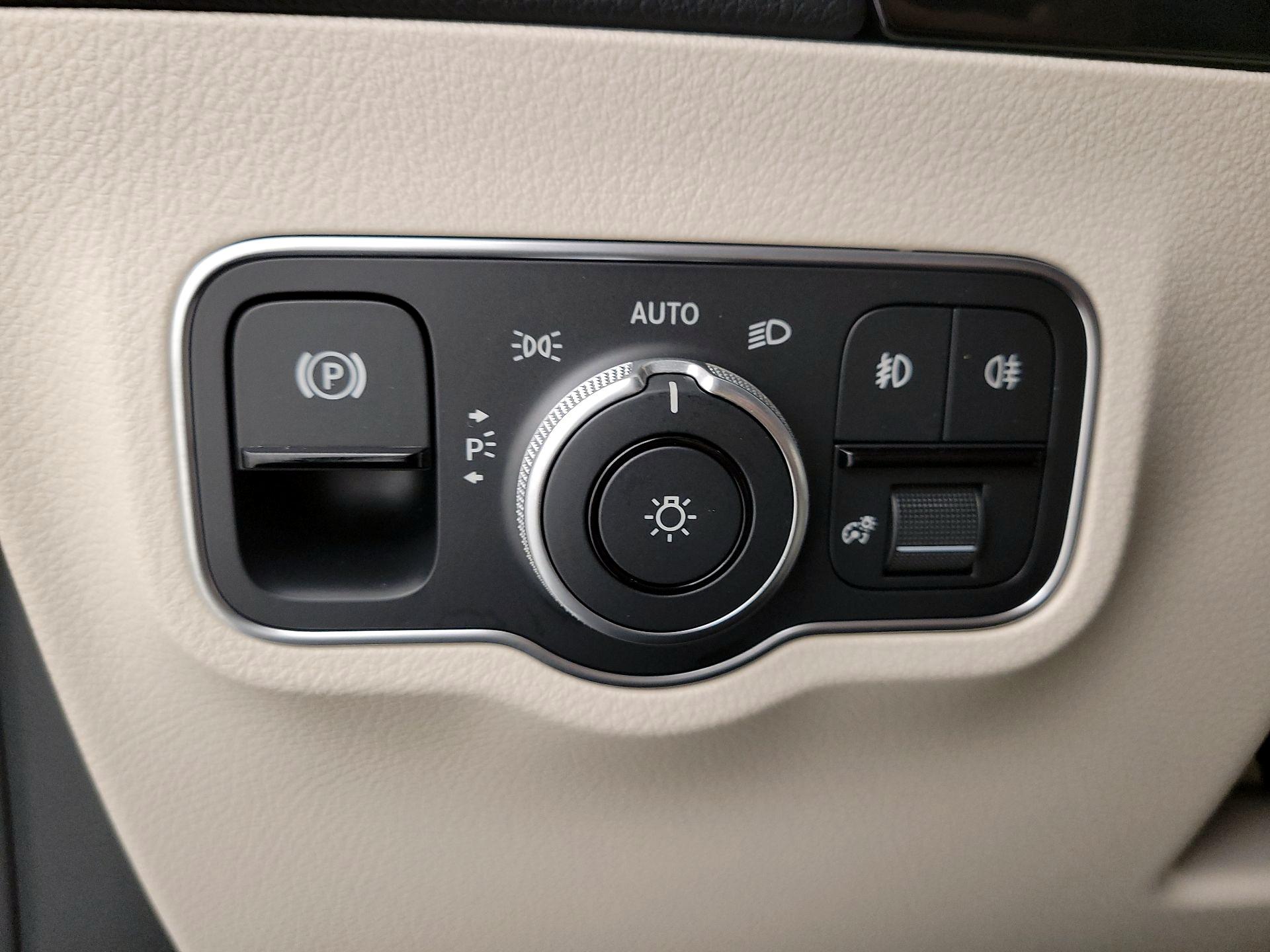 Thumbnail: 2025 Mercedes-Benz GLA - 13