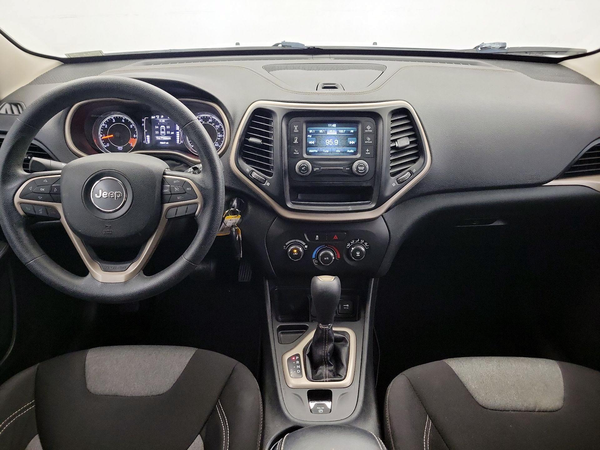 Thumbnail: 2015 Jeep Cherokee - 9