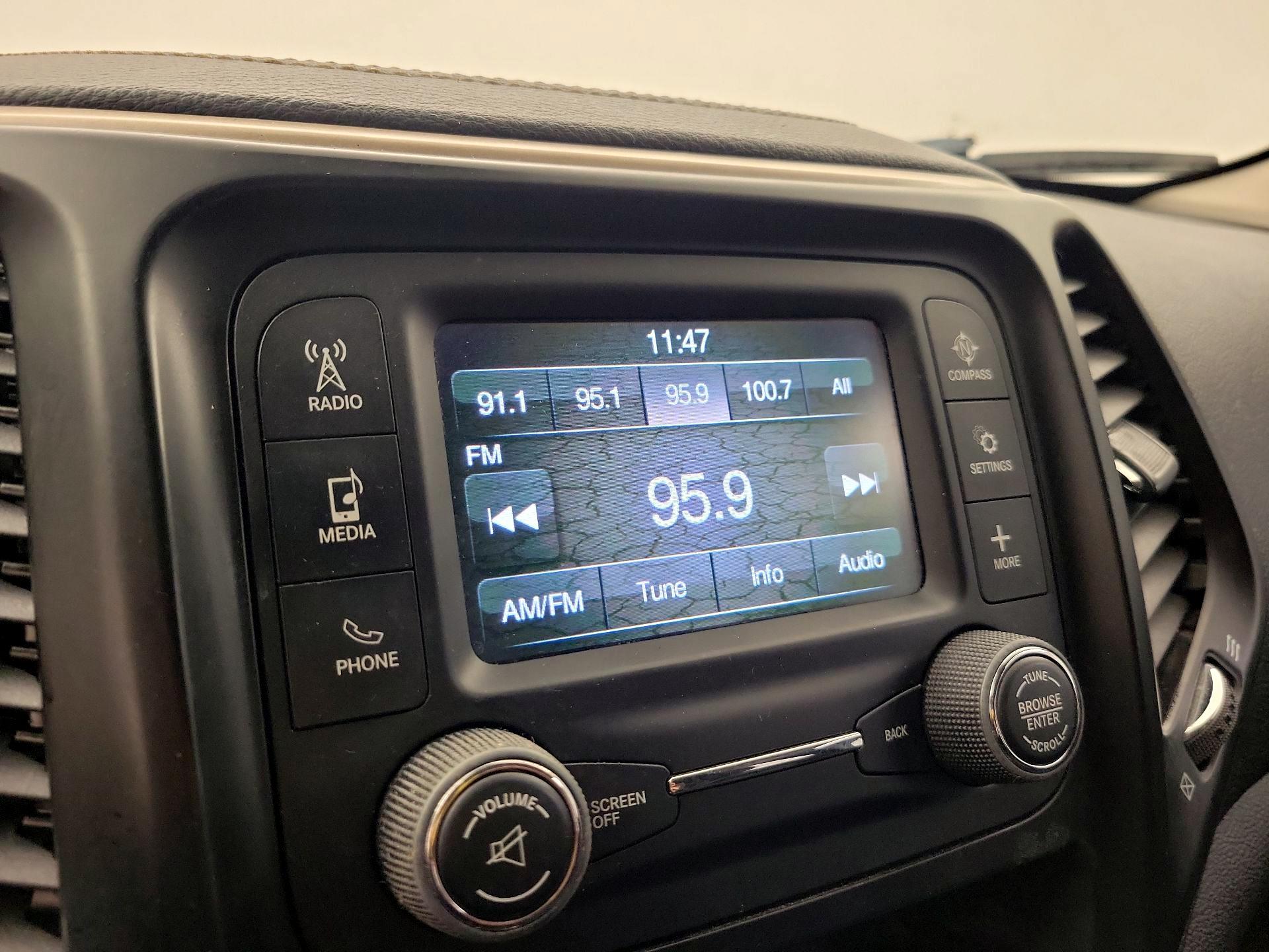 Thumbnail: 2015 Jeep Cherokee - 15