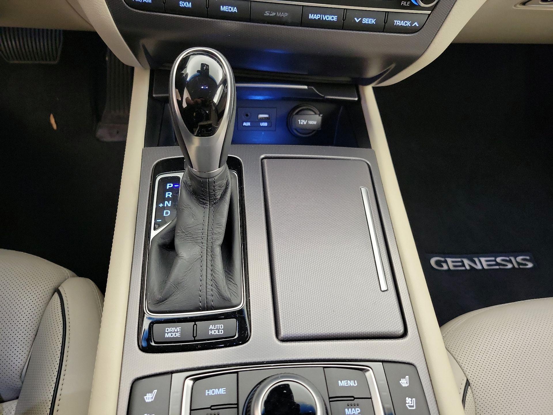 Thumbnail: 2015 Hyundai Genesis - 18