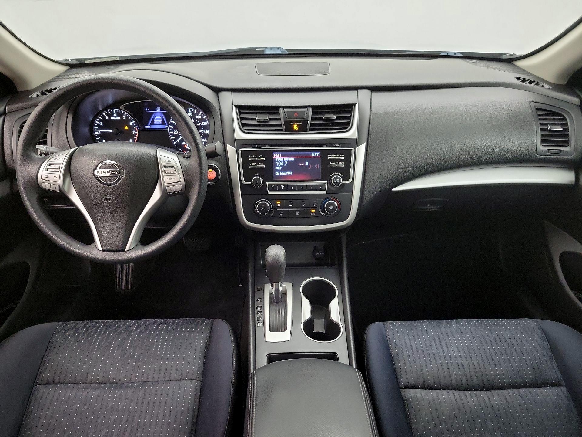 Thumbnail: 2016 Nissan Altima - 9