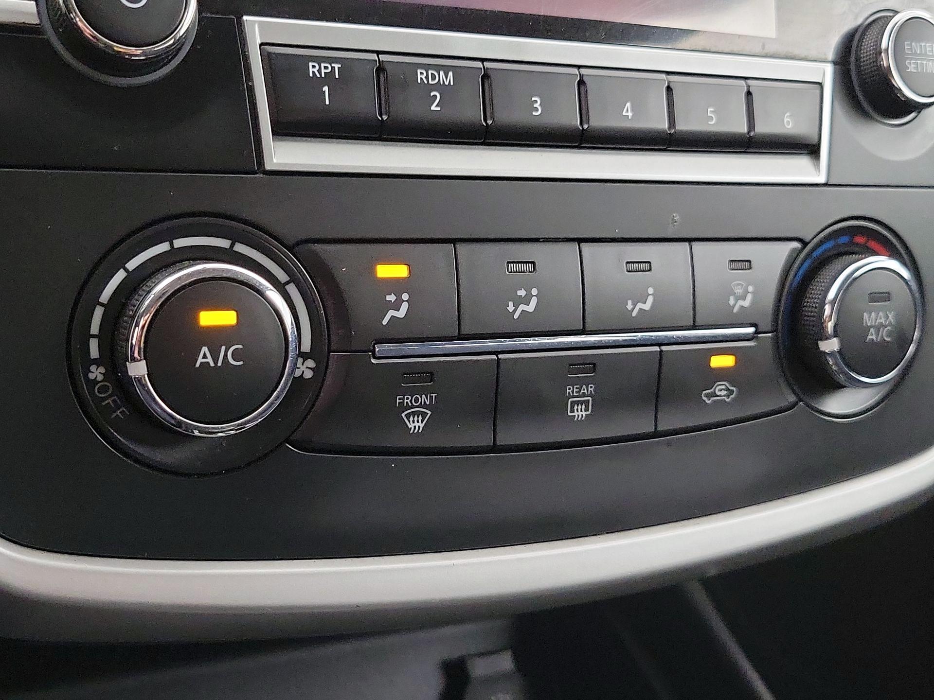 Thumbnail: 2016 Nissan Altima - 16